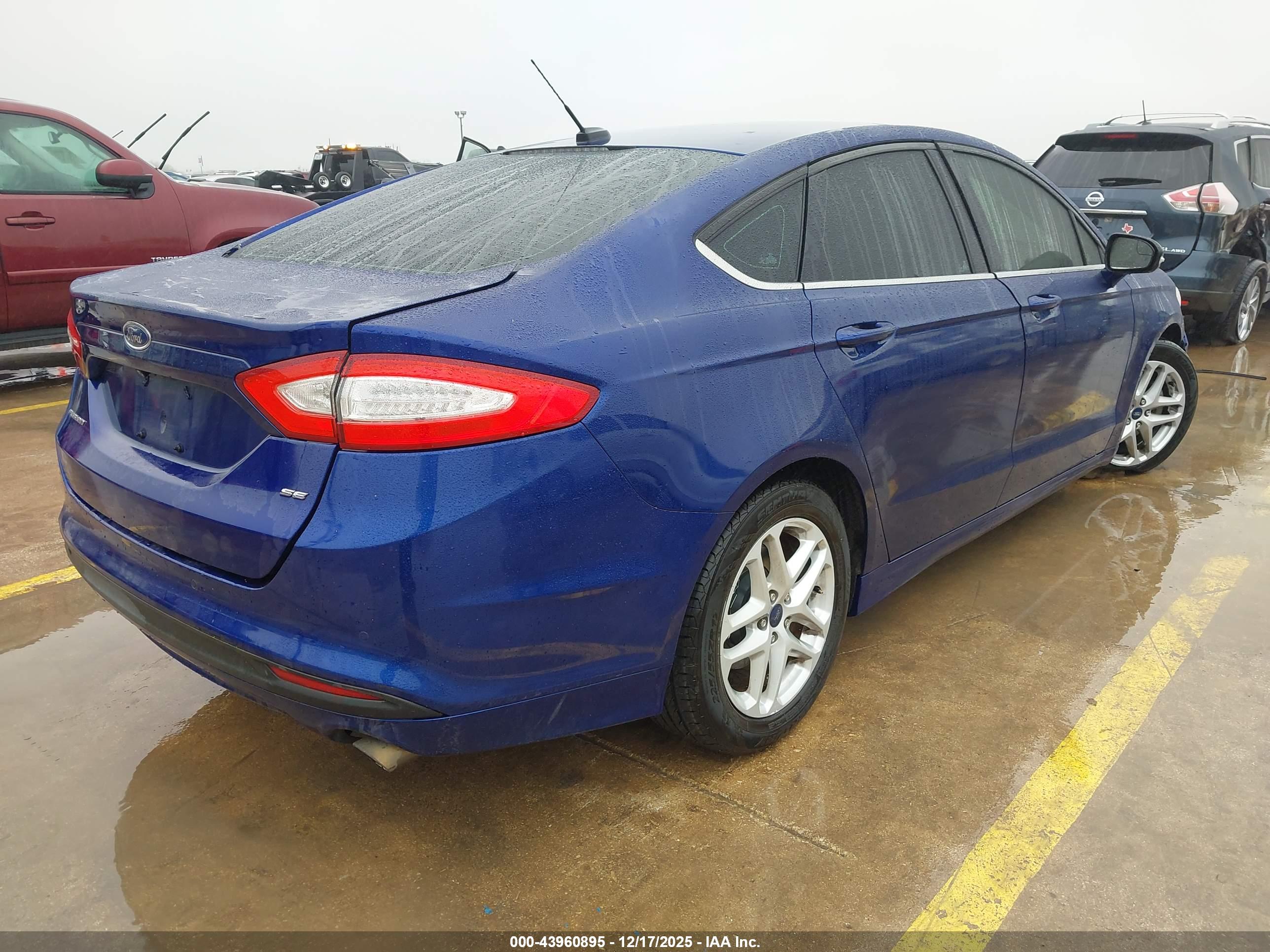 FORD FUSION image 4