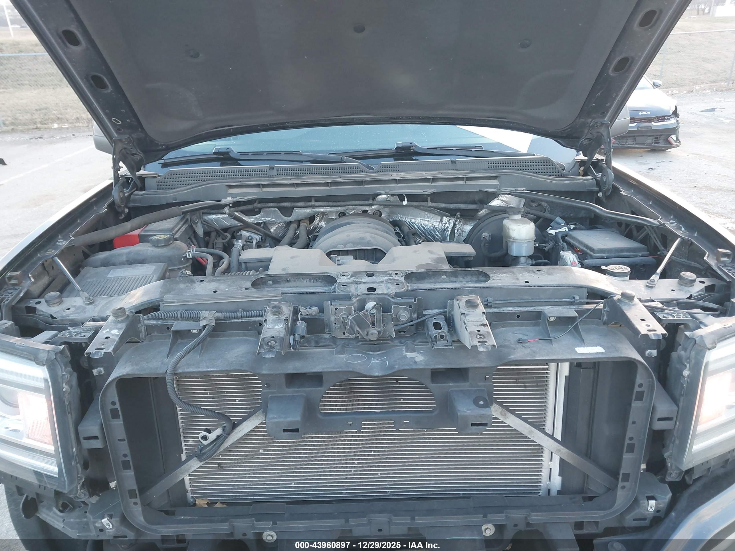 GMC SIERRA image 10