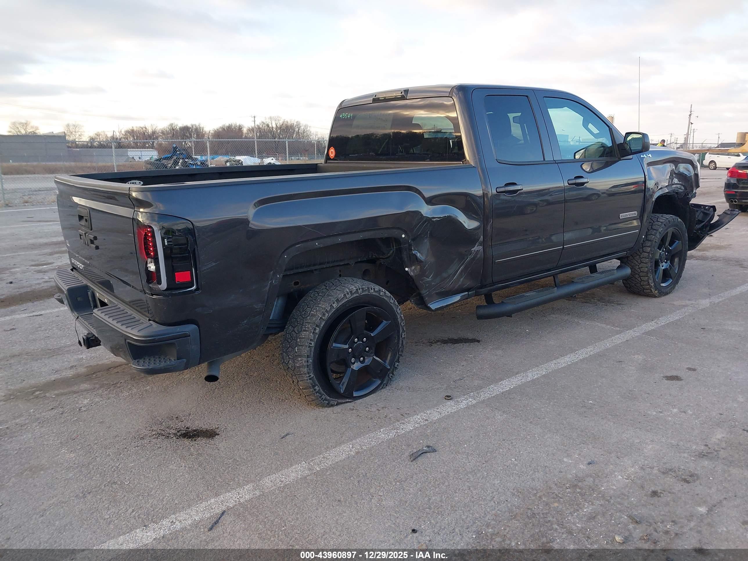 GMC SIERRA image 4