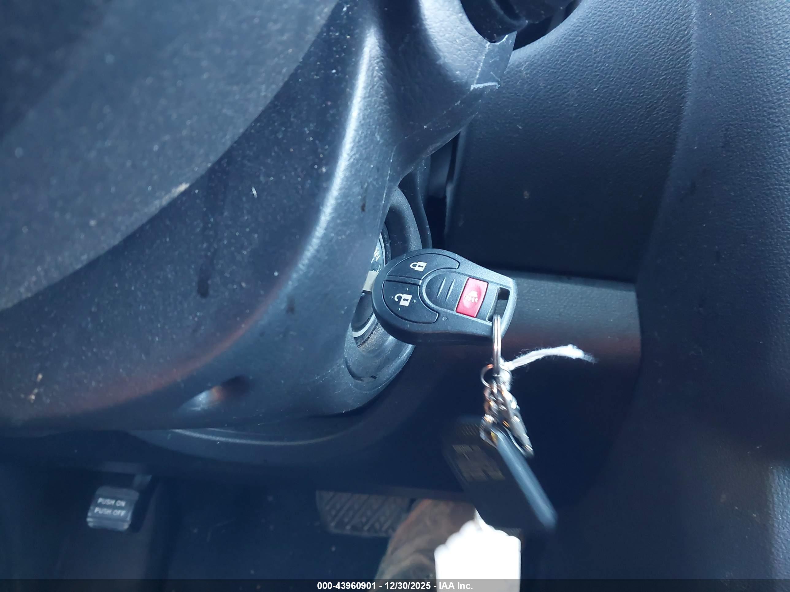 NISSAN ROGUE image 11