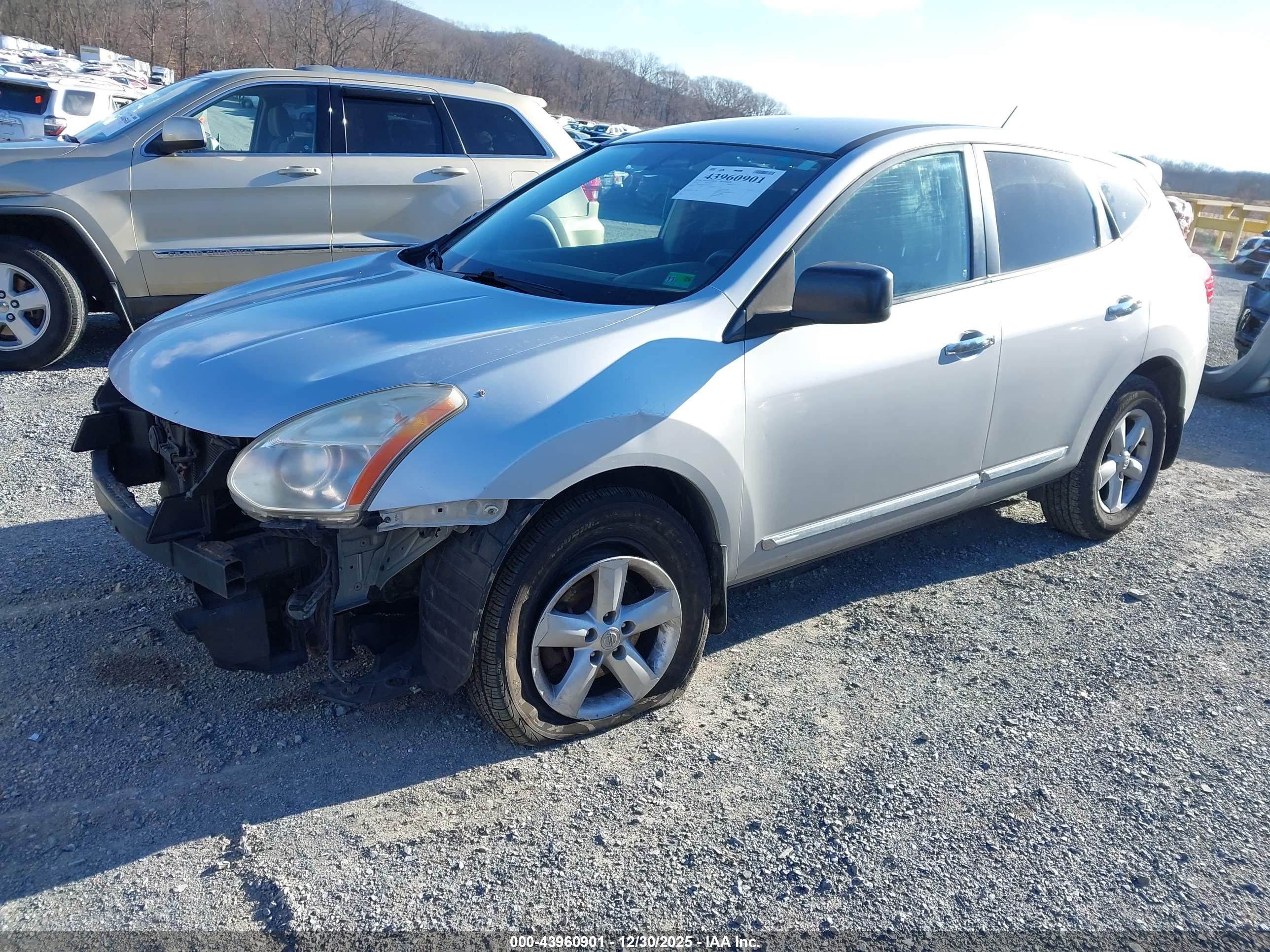 NISSAN ROGUE image 2