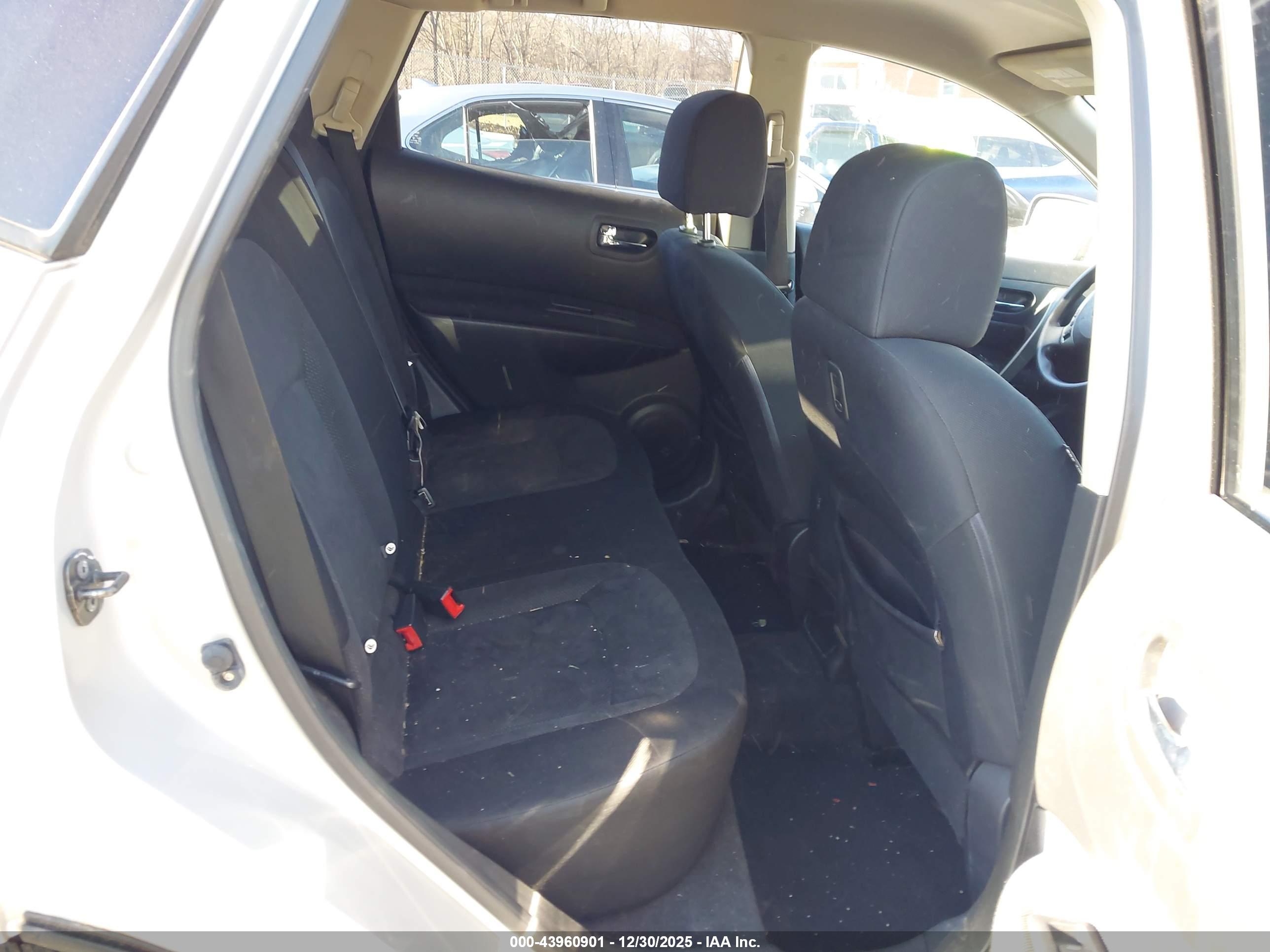 NISSAN ROGUE image 8