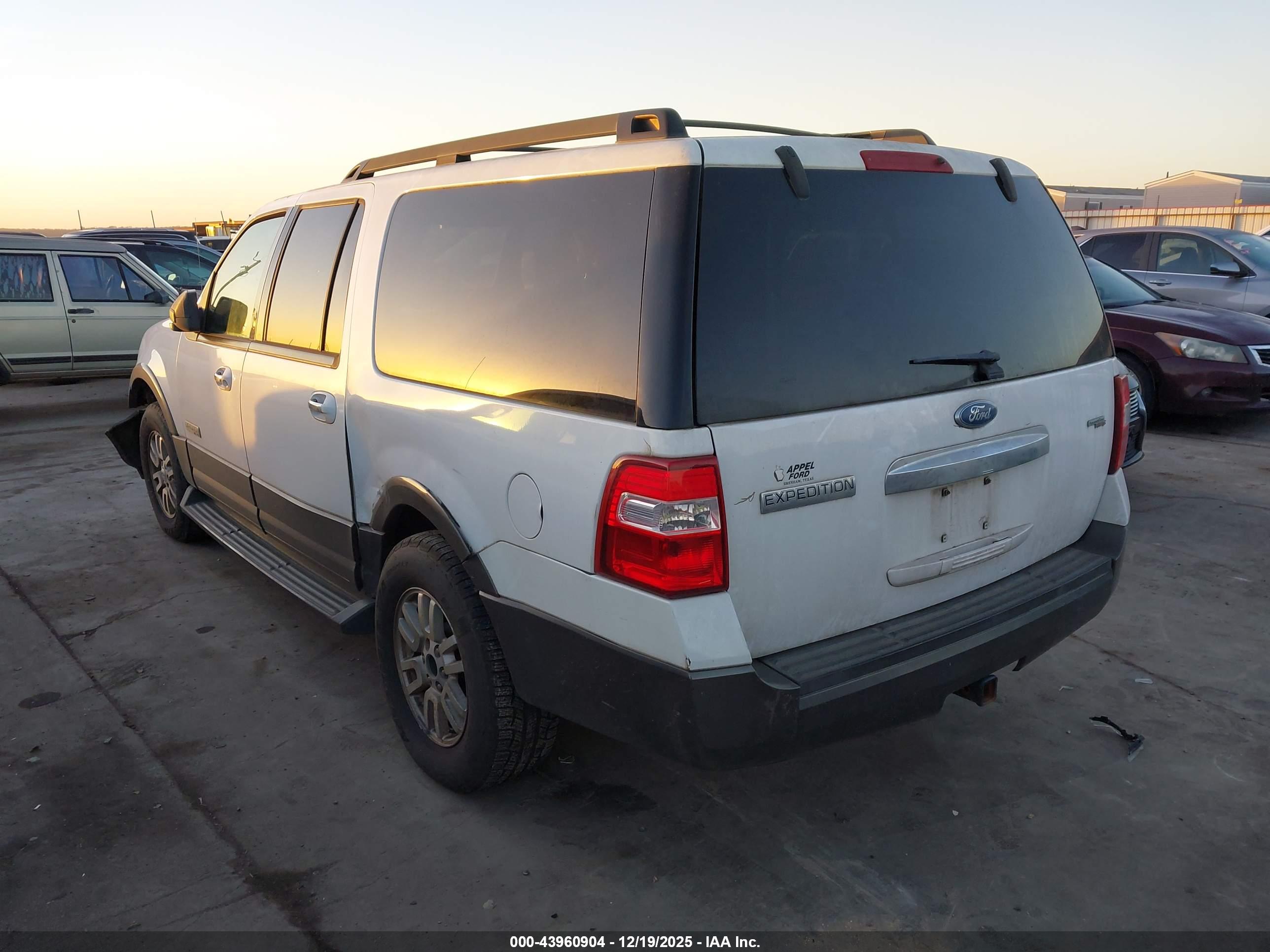 FORD EXPEDITION image 3
