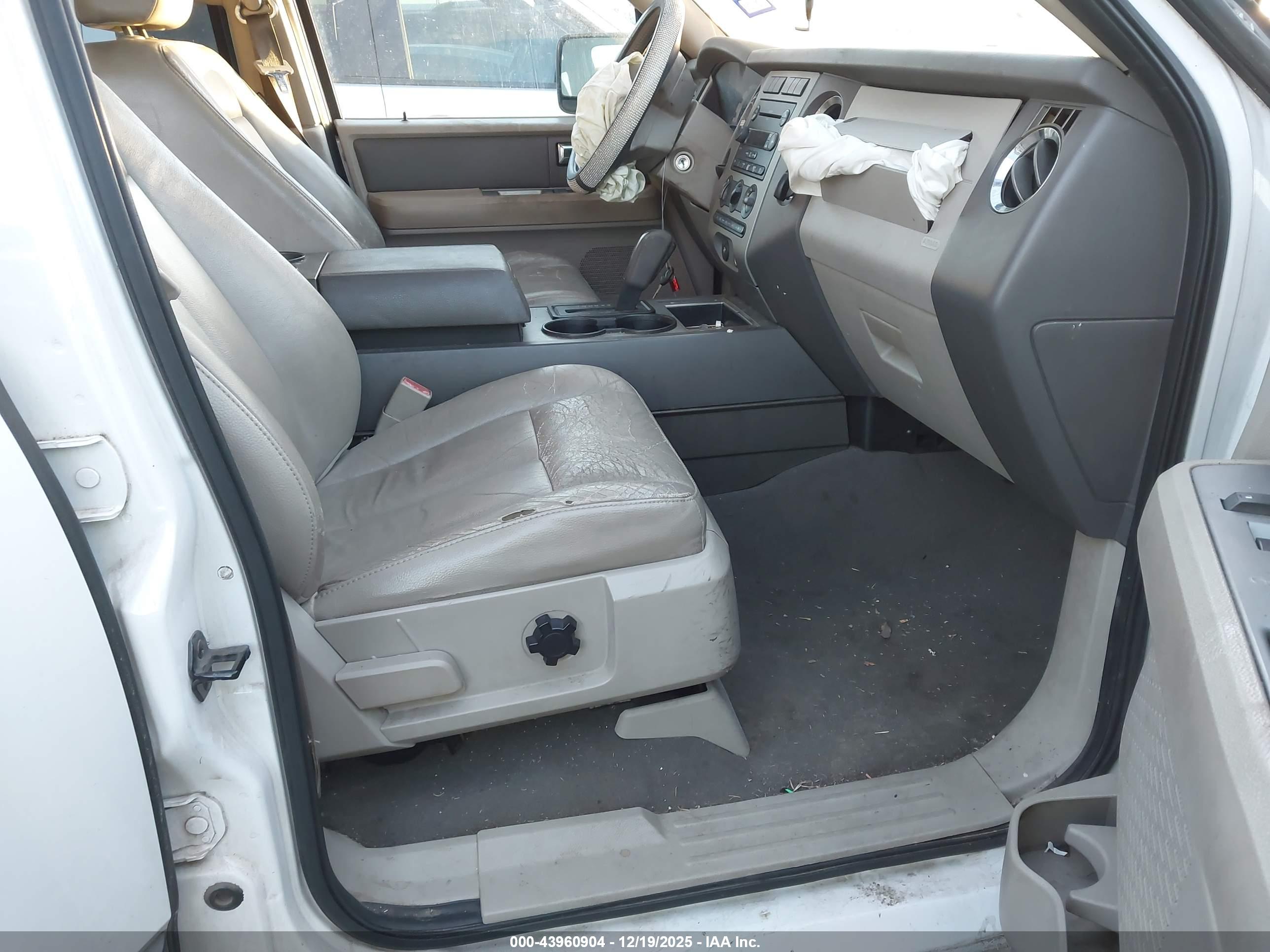 FORD EXPEDITION image 5