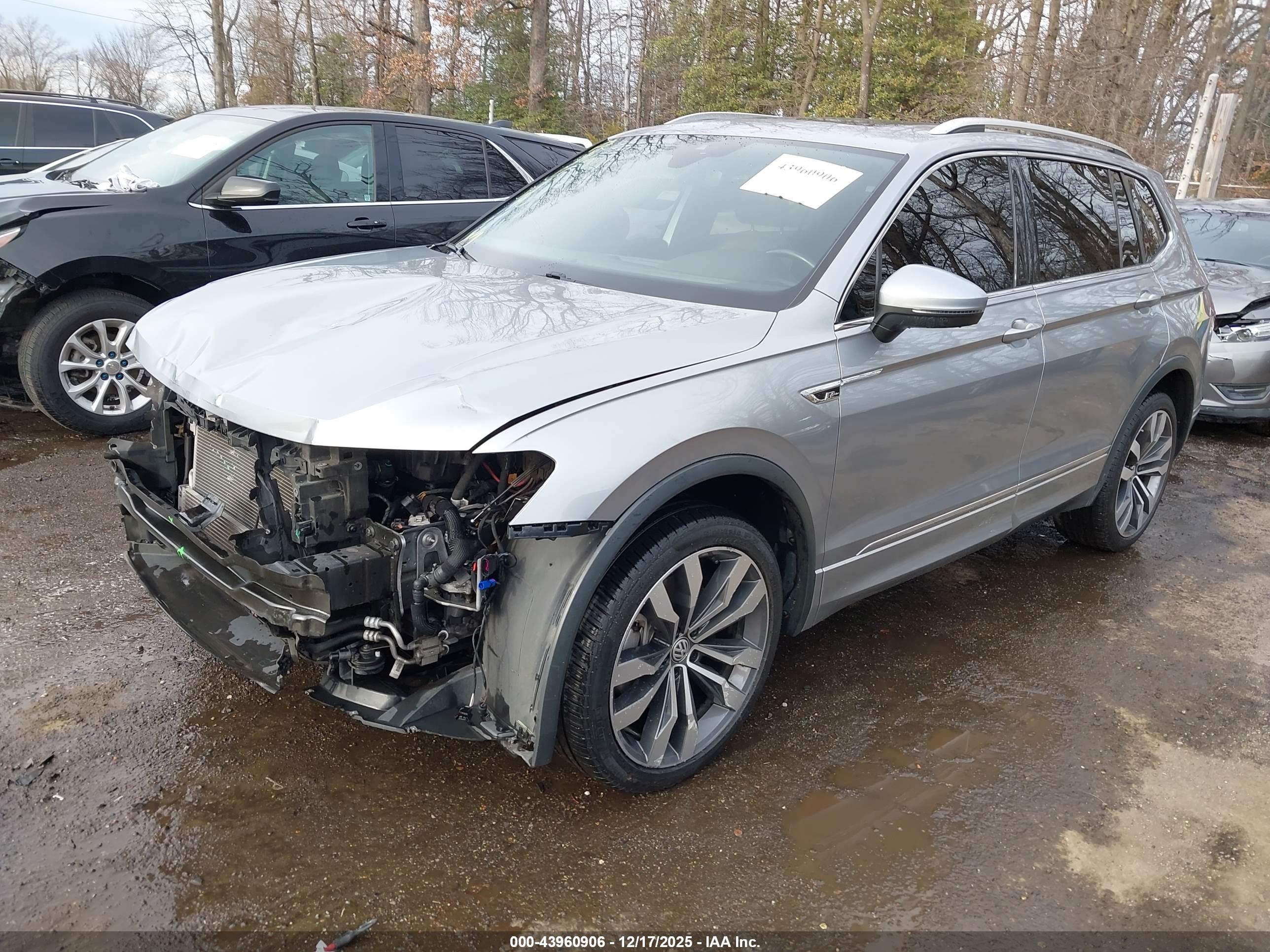 VOLKSWAGEN TIGUAN image 2