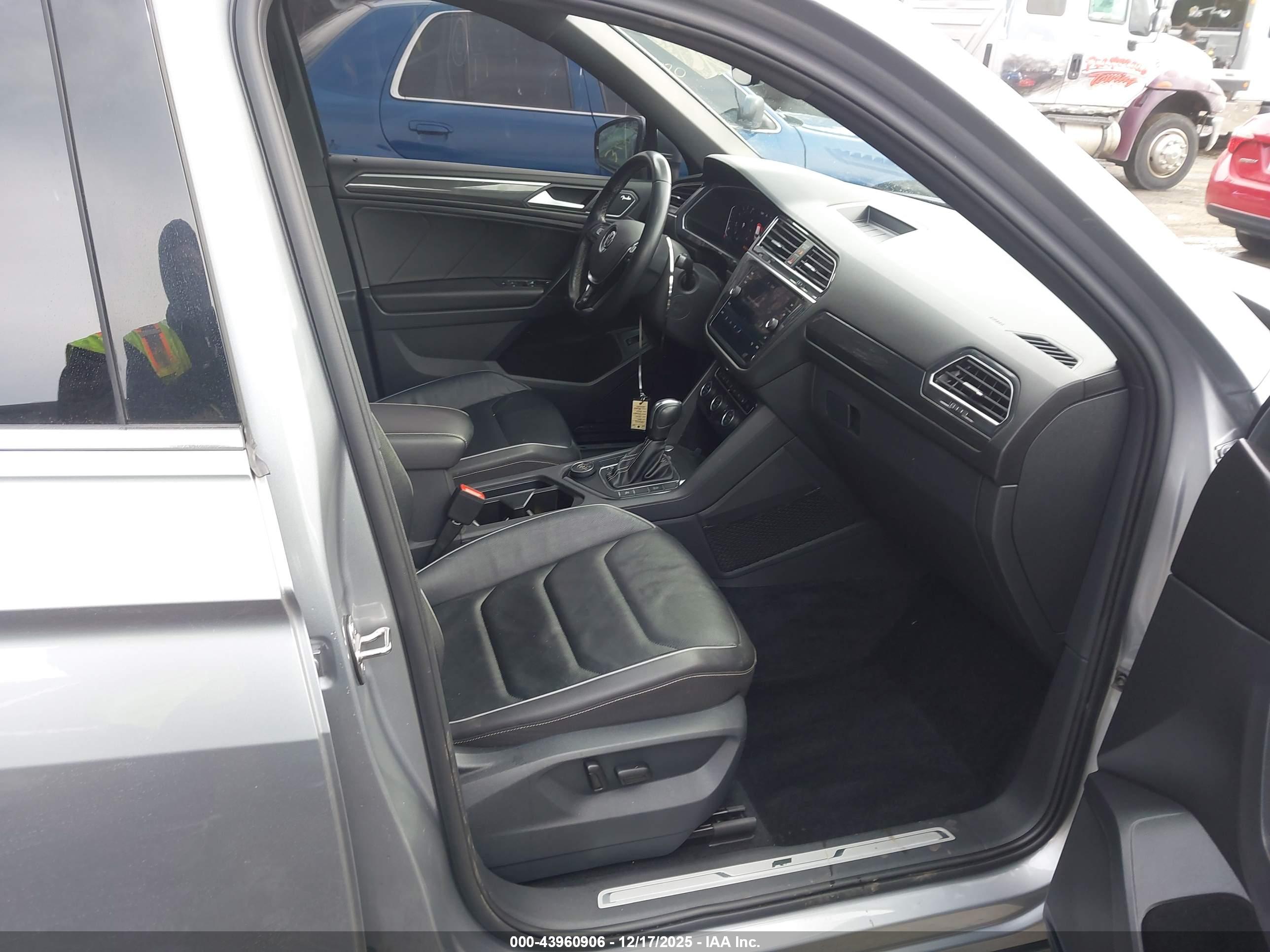 VOLKSWAGEN TIGUAN image 5