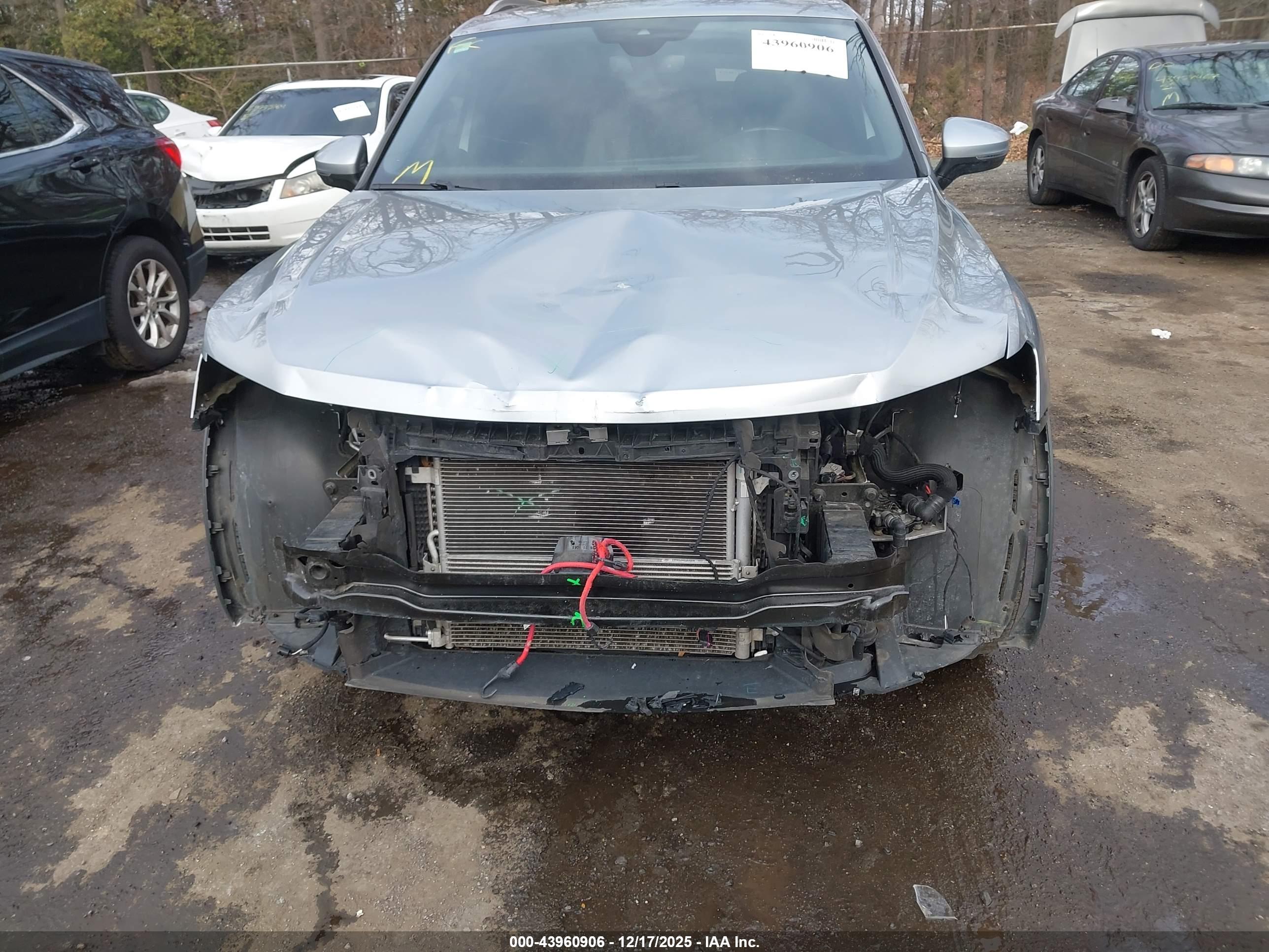 VOLKSWAGEN TIGUAN image 6