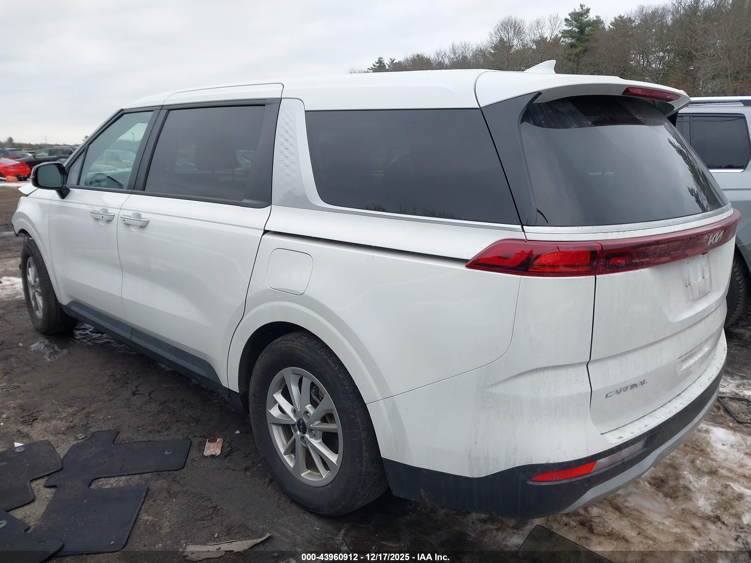 KIA CARNIVAL image 3