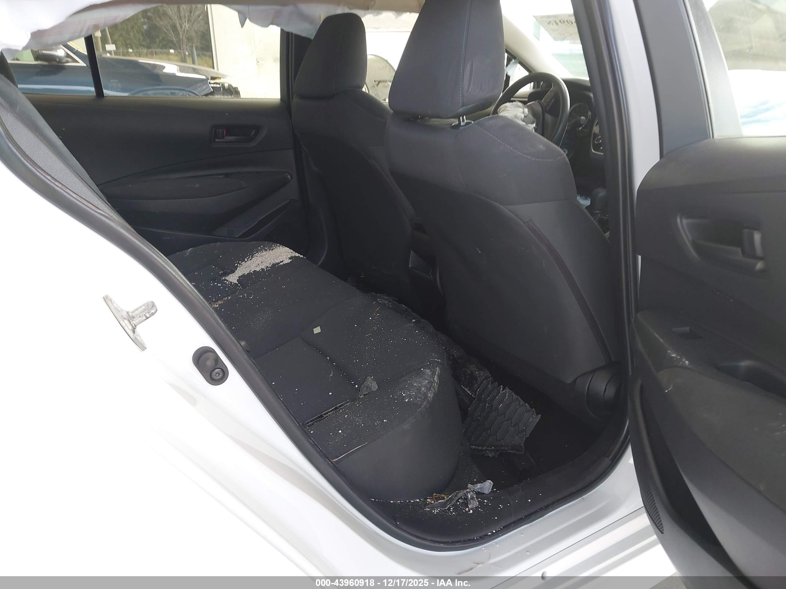 TOYOTA COROLLA image 8