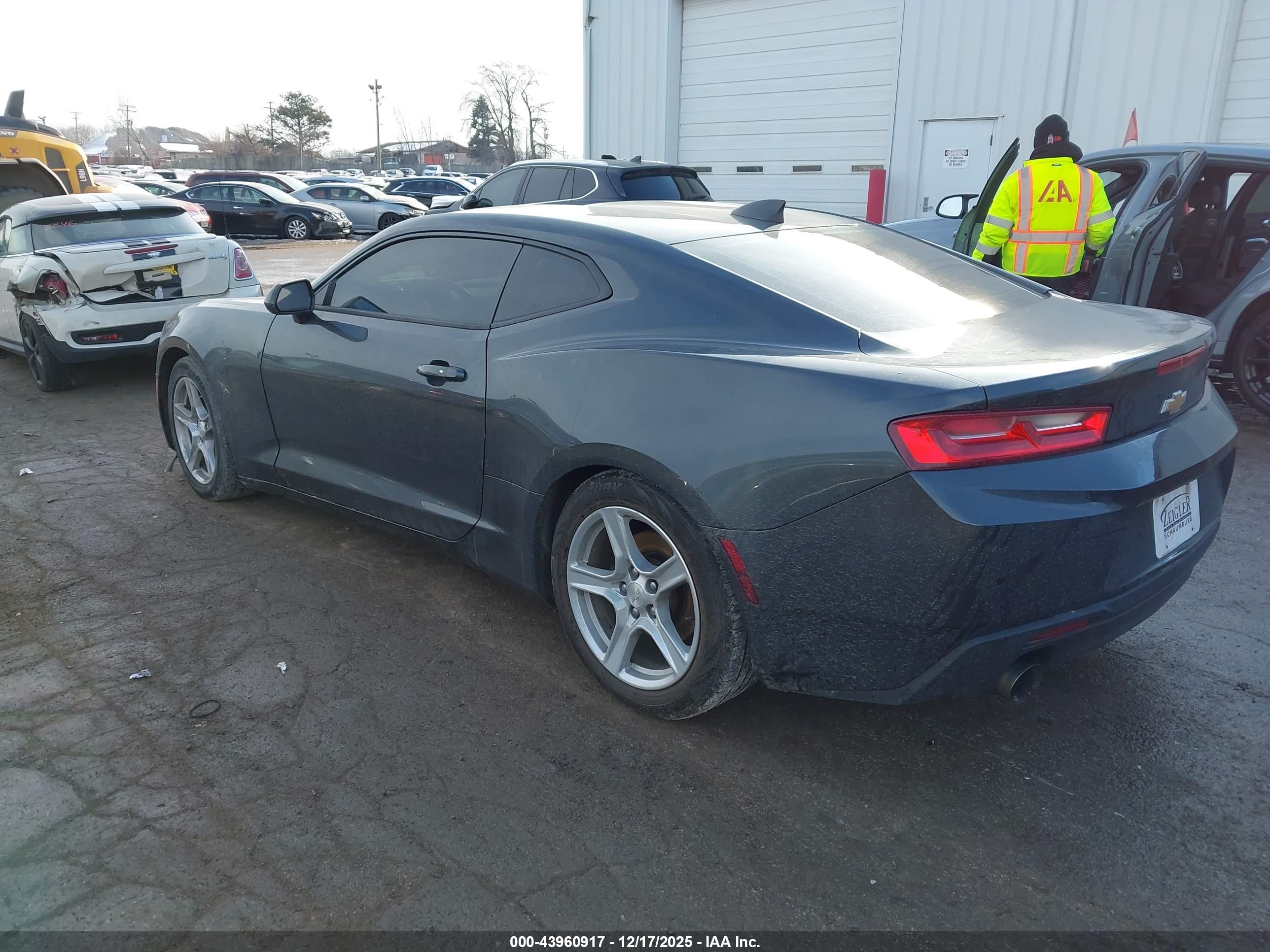 CHEVROLET CAMARO image 3