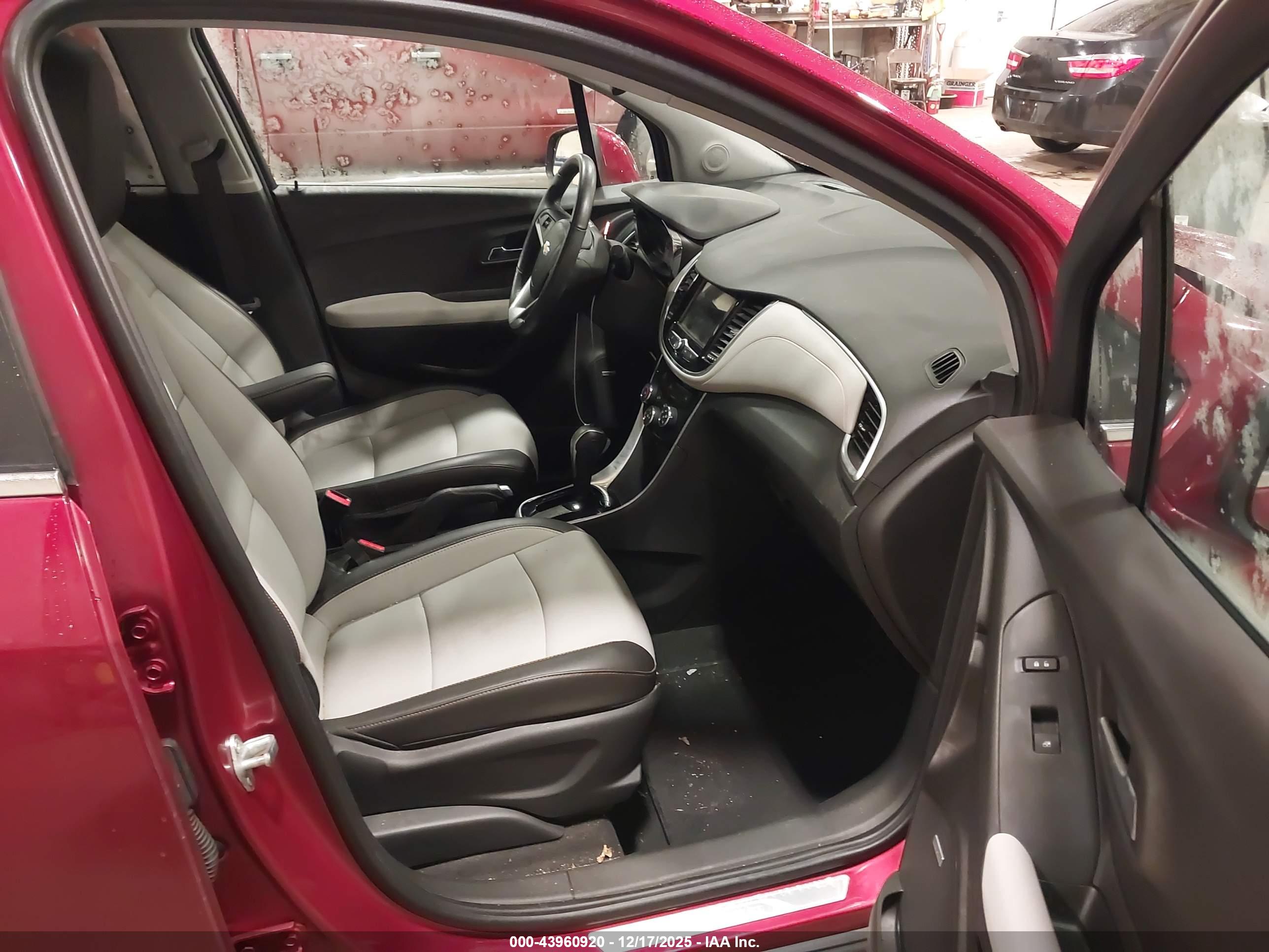 CHEVROLET TRAX image 5