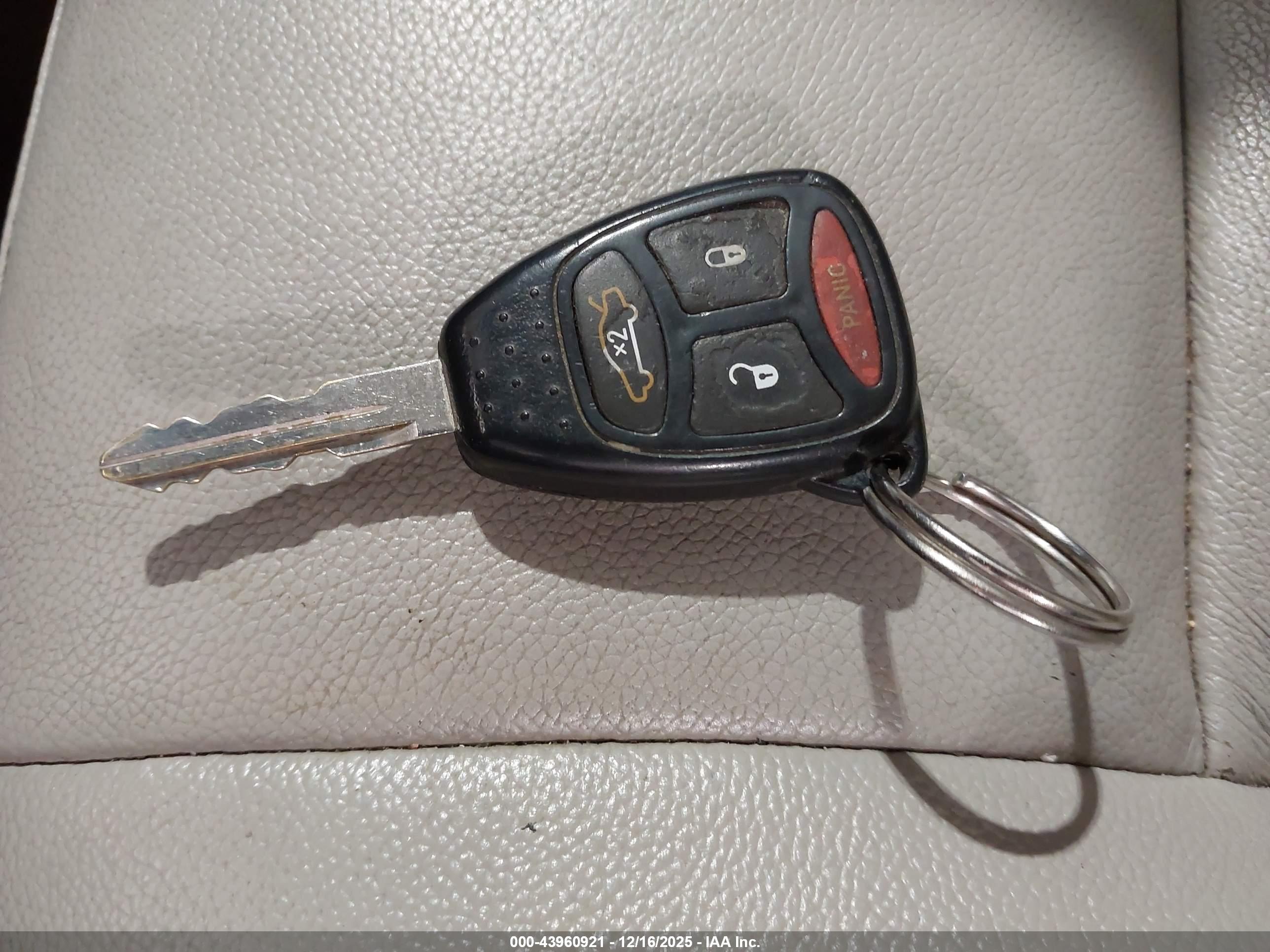 CHRYSLER 300 image 11