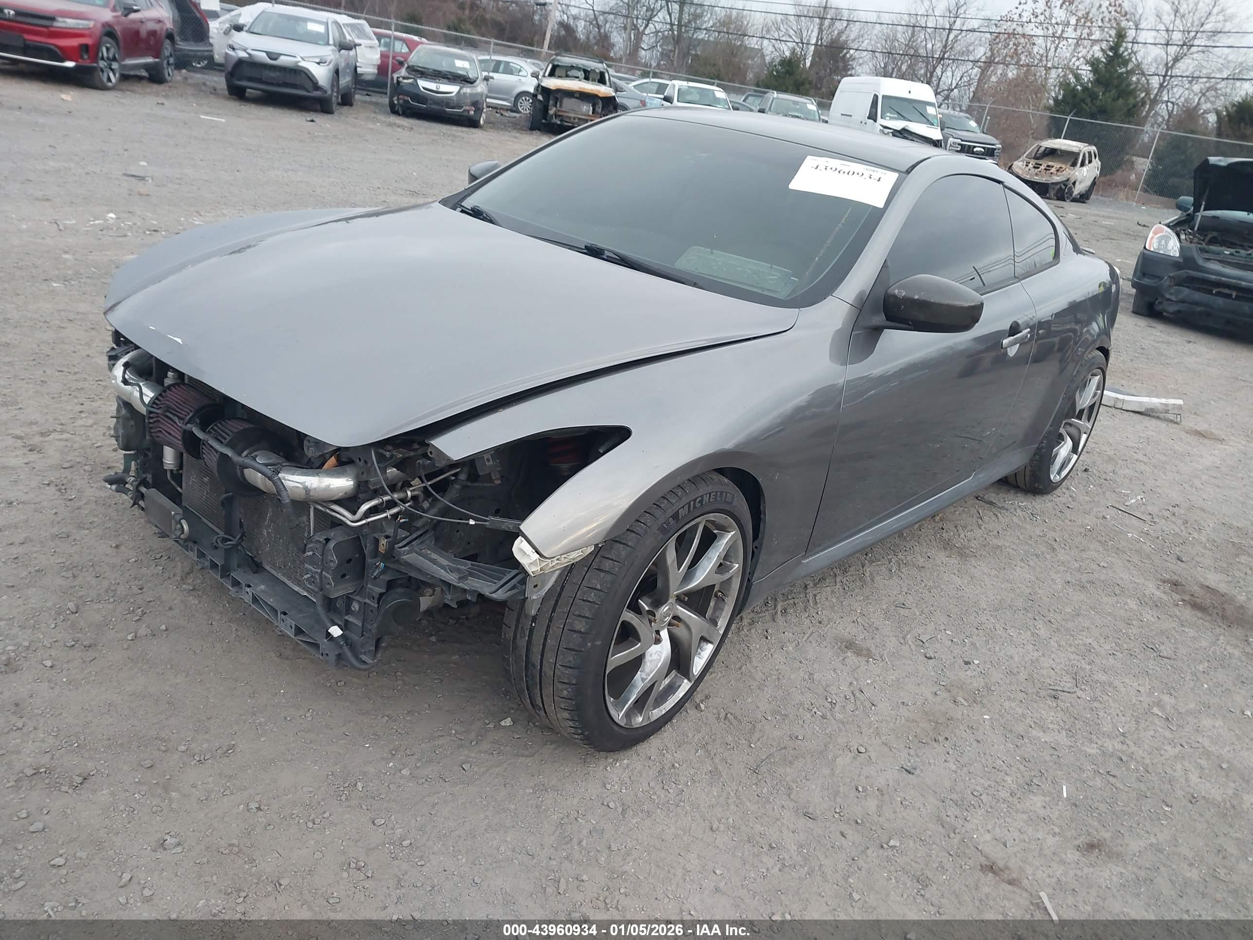 INFINITI G37 image 2