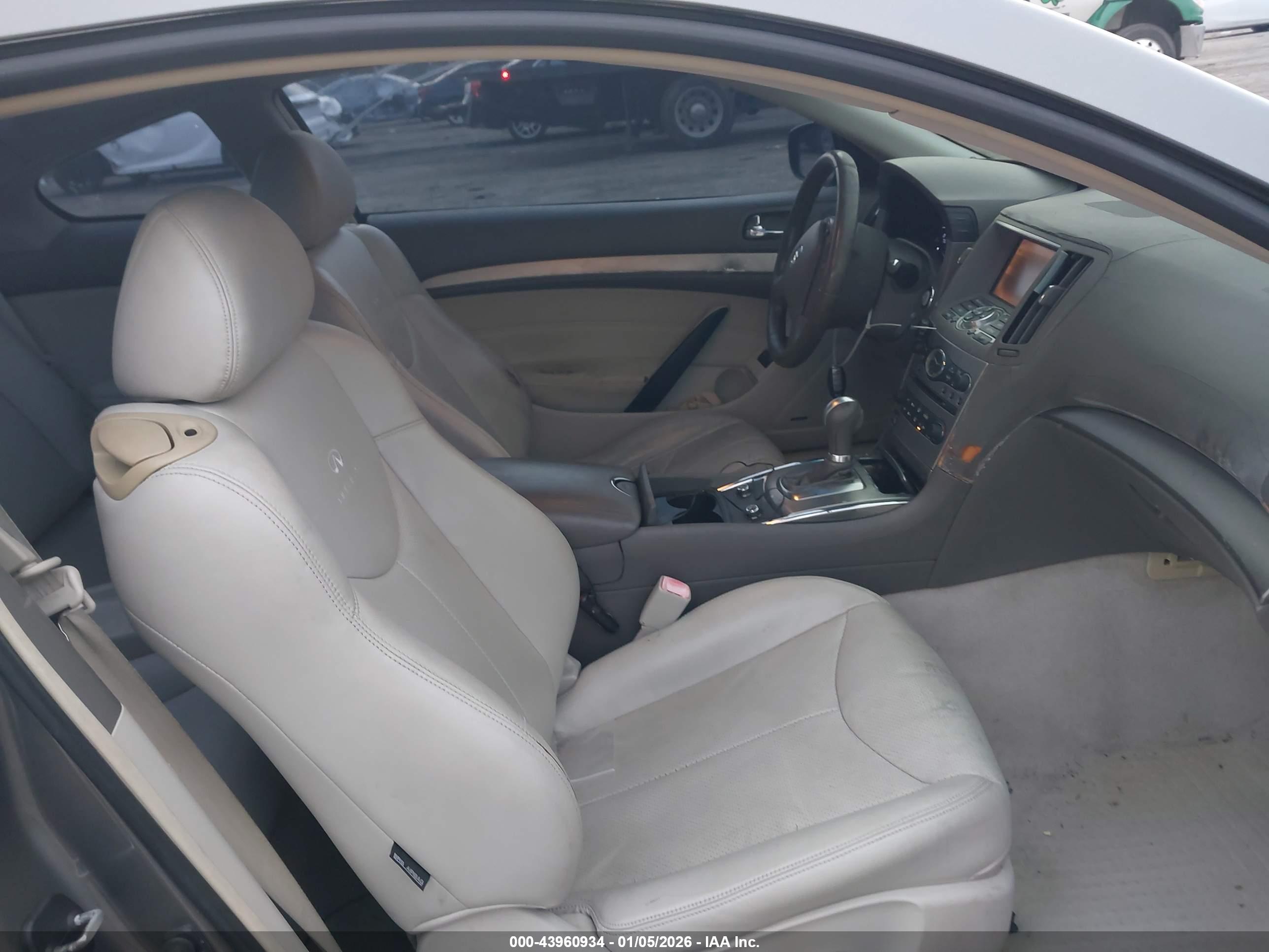 INFINITI G37 image 5