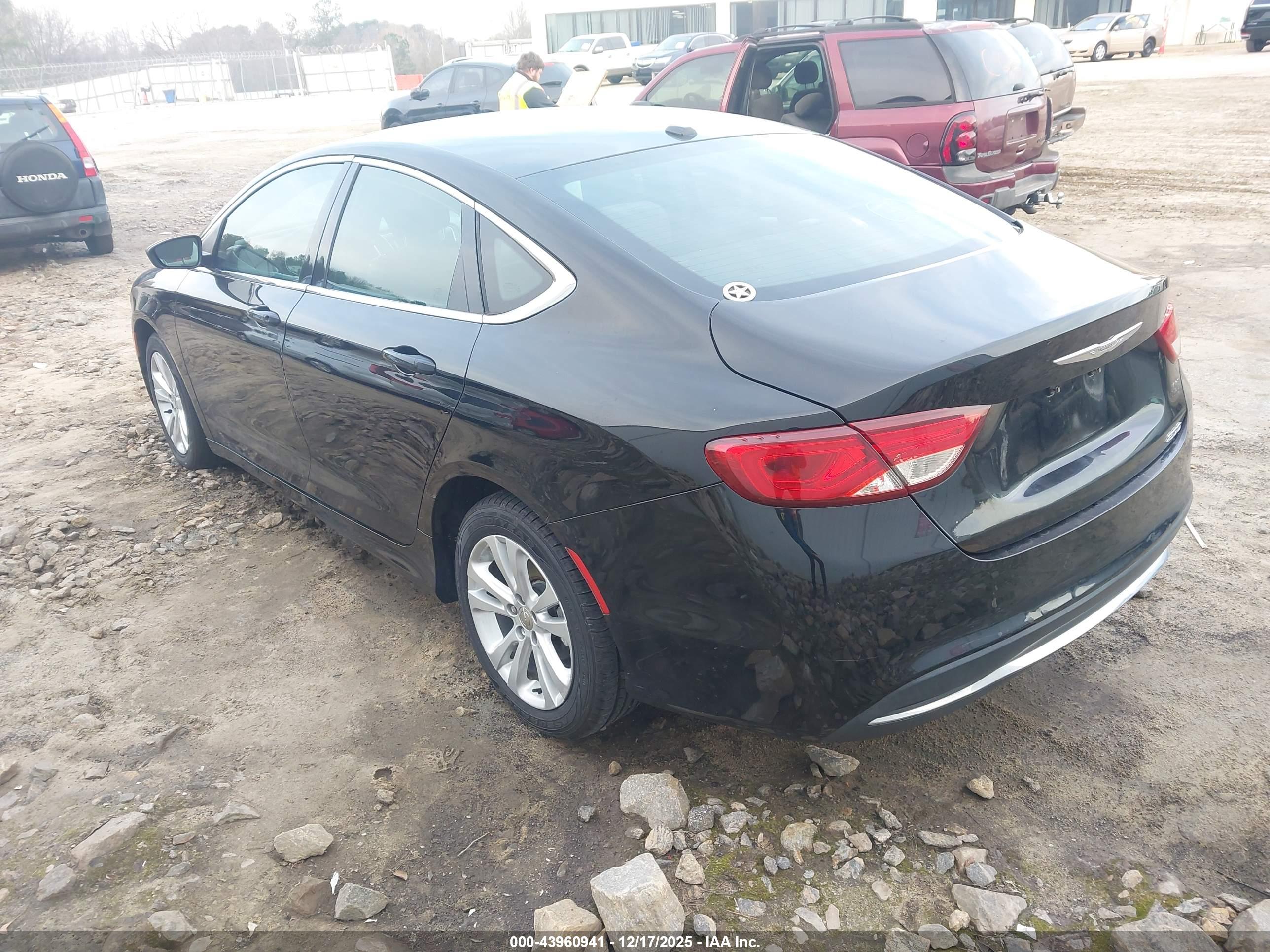 CHRYSLER 200 image 3