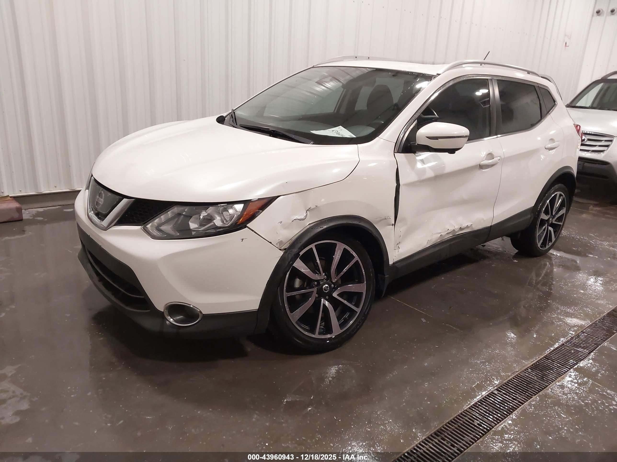 NISSAN ROGUE image 2
