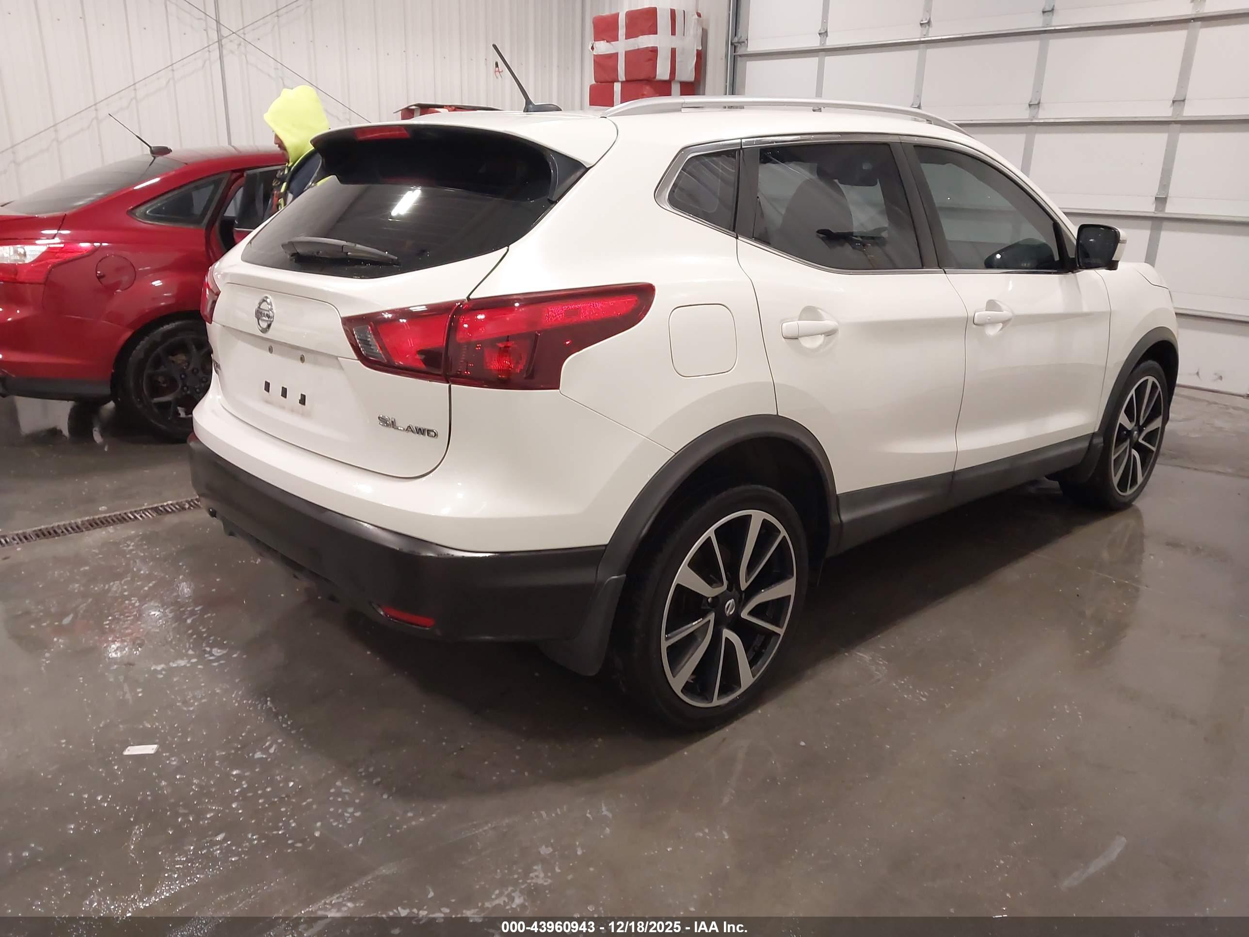 NISSAN ROGUE image 4