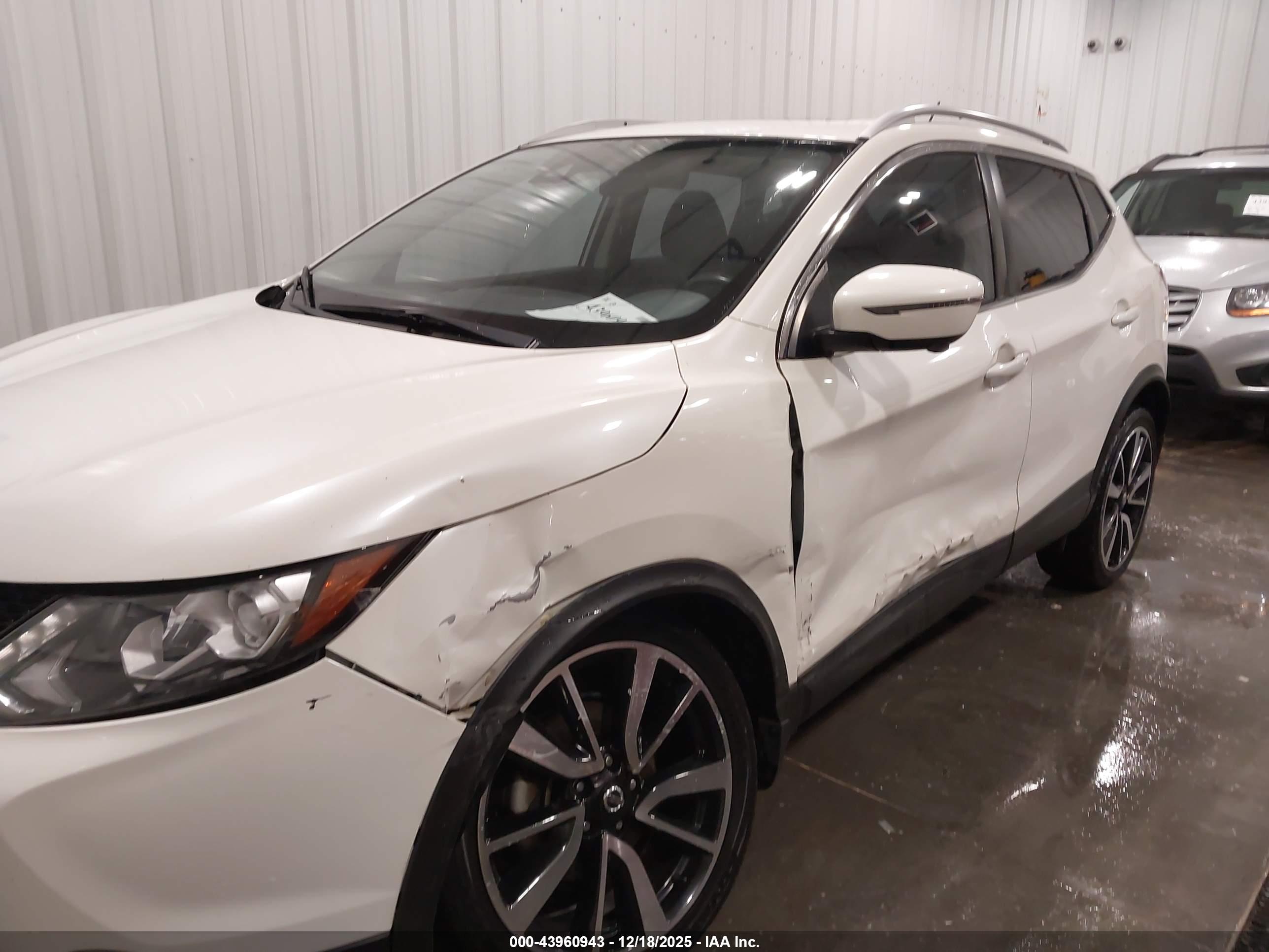 NISSAN ROGUE image 6