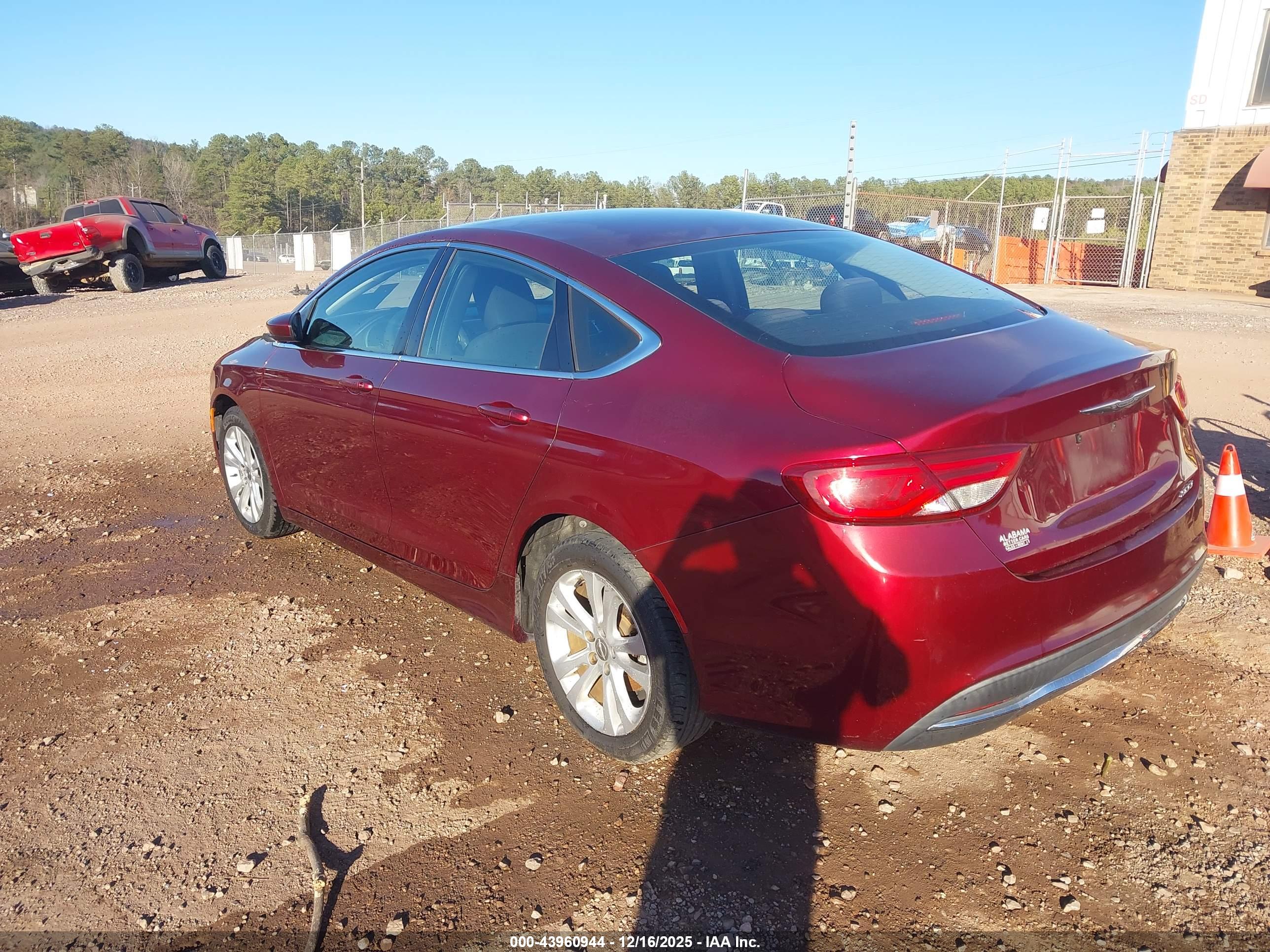 CHRYSLER 200 image 3