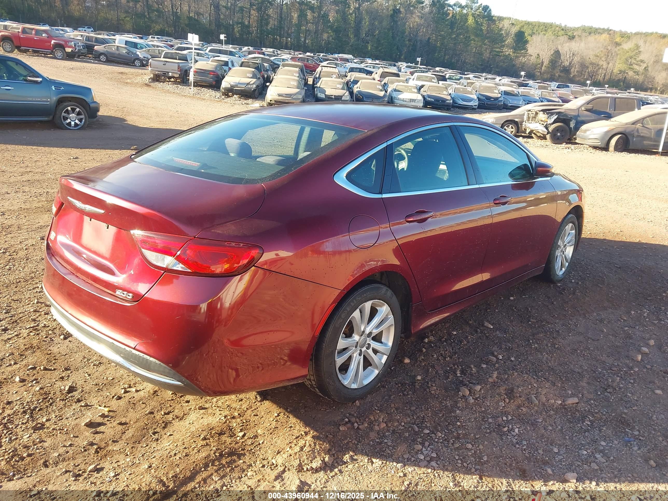 CHRYSLER 200 image 4