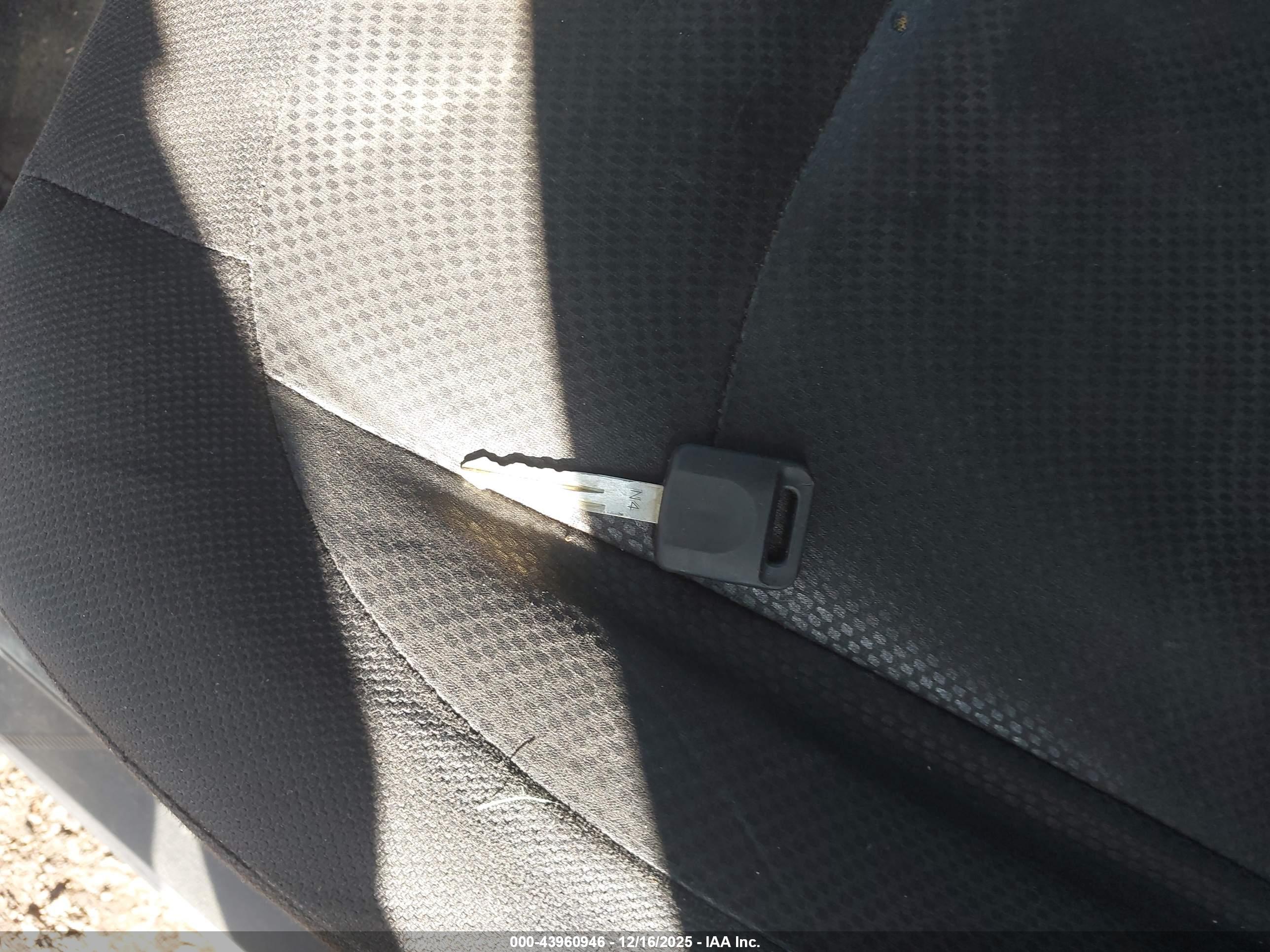 NISSAN ROGUE image 11