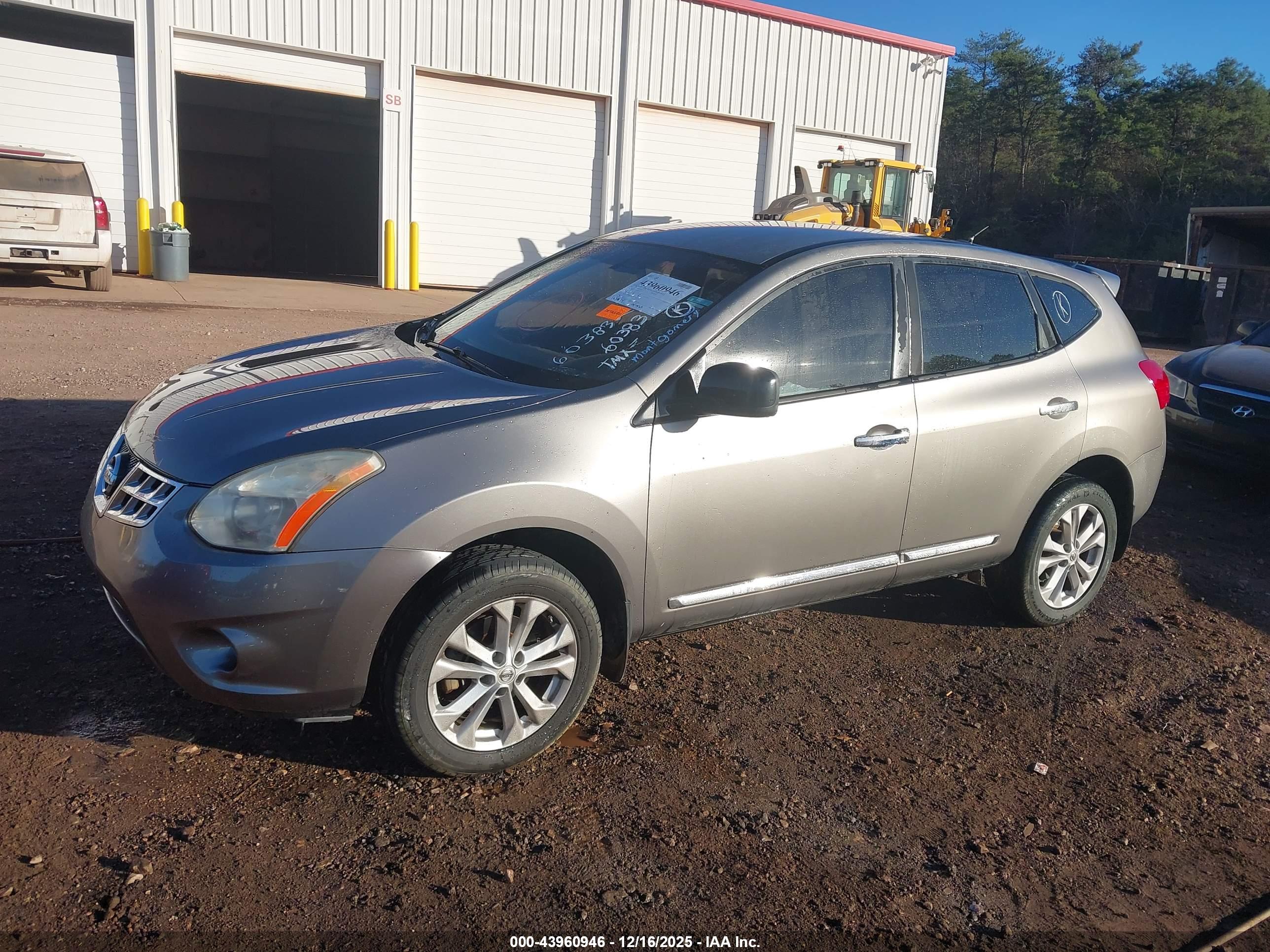 NISSAN ROGUE image 2