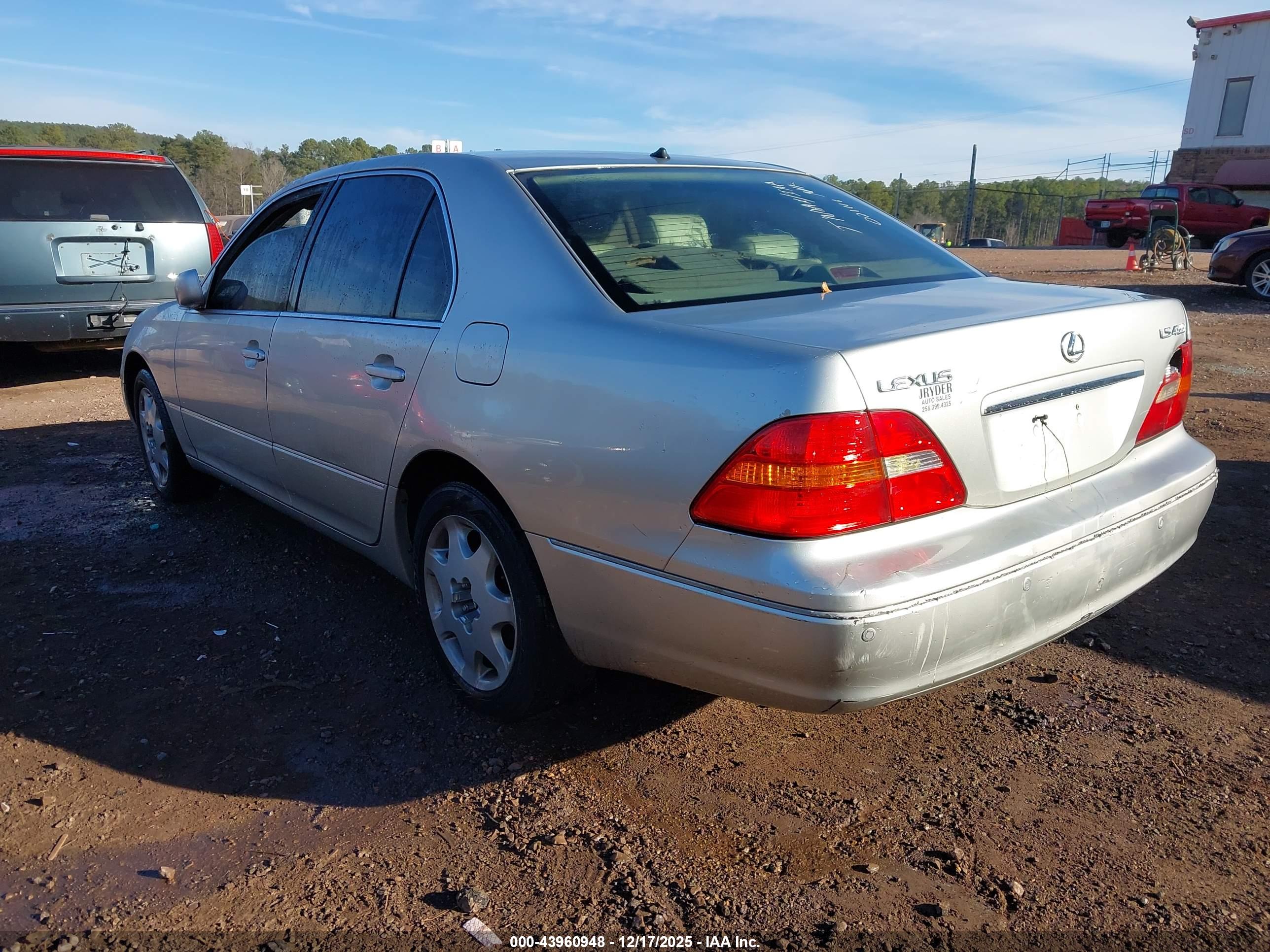 LEXUS LS image 3