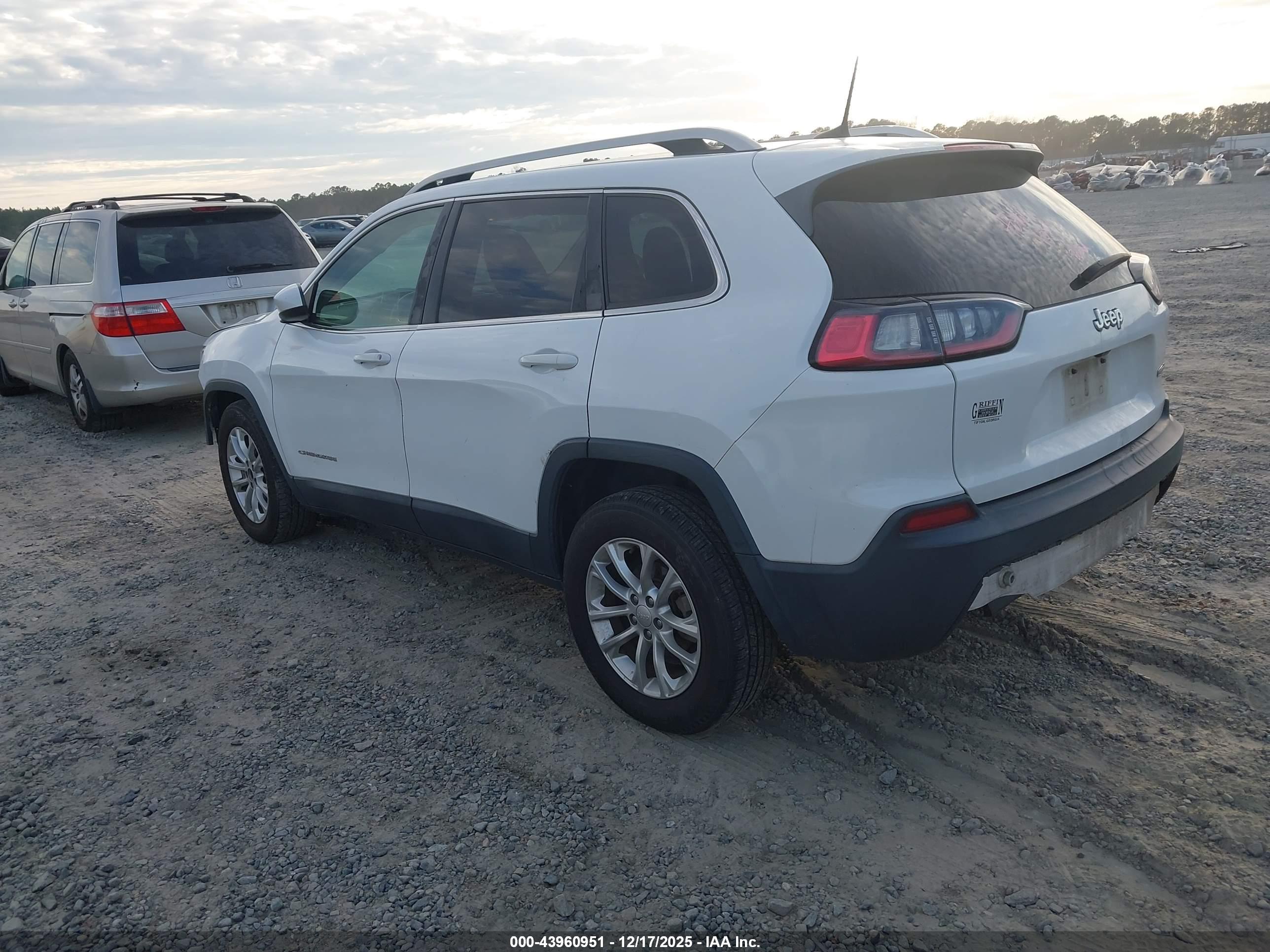 JEEP CHEROKEE image 3