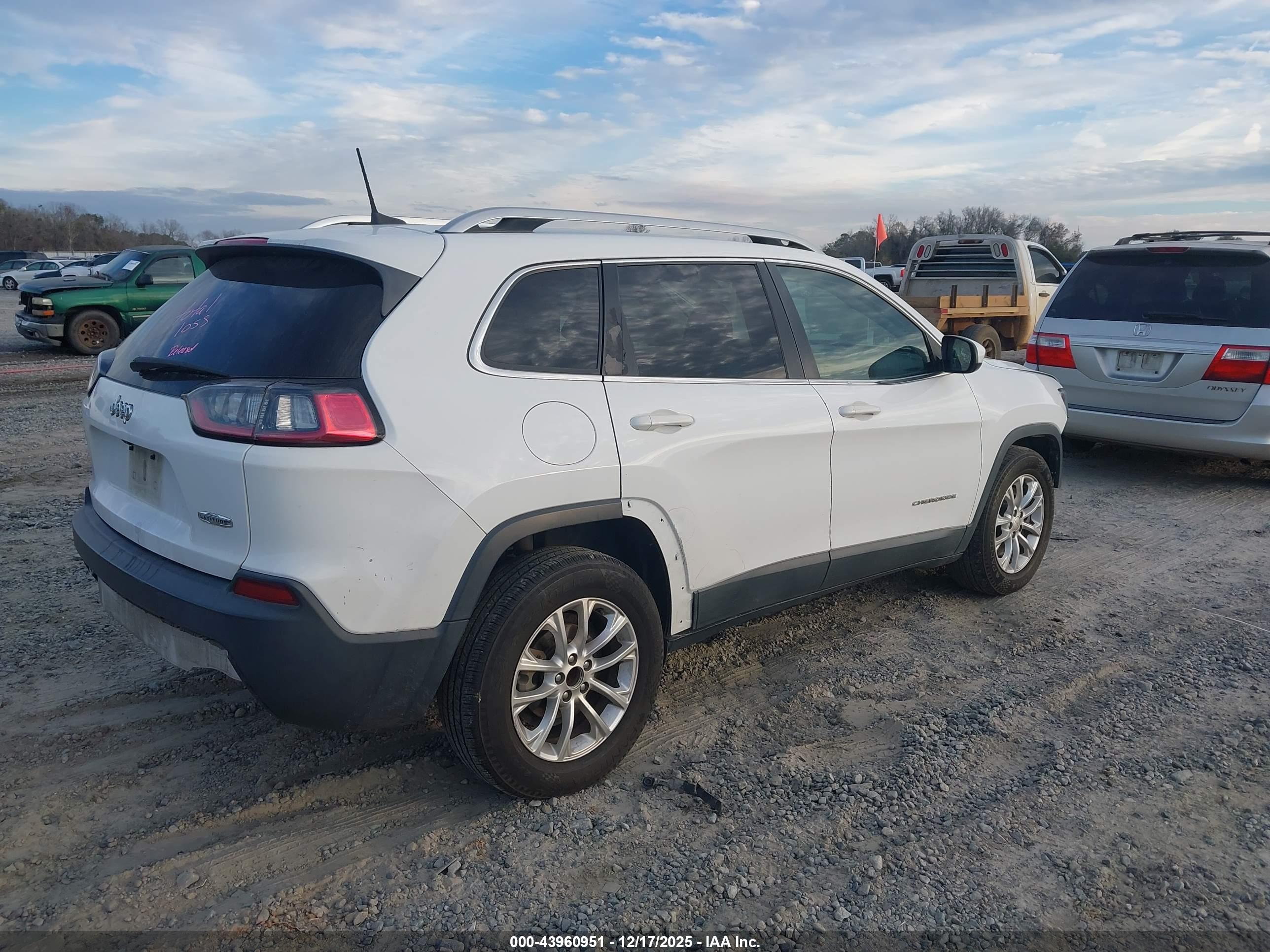 JEEP CHEROKEE image 4