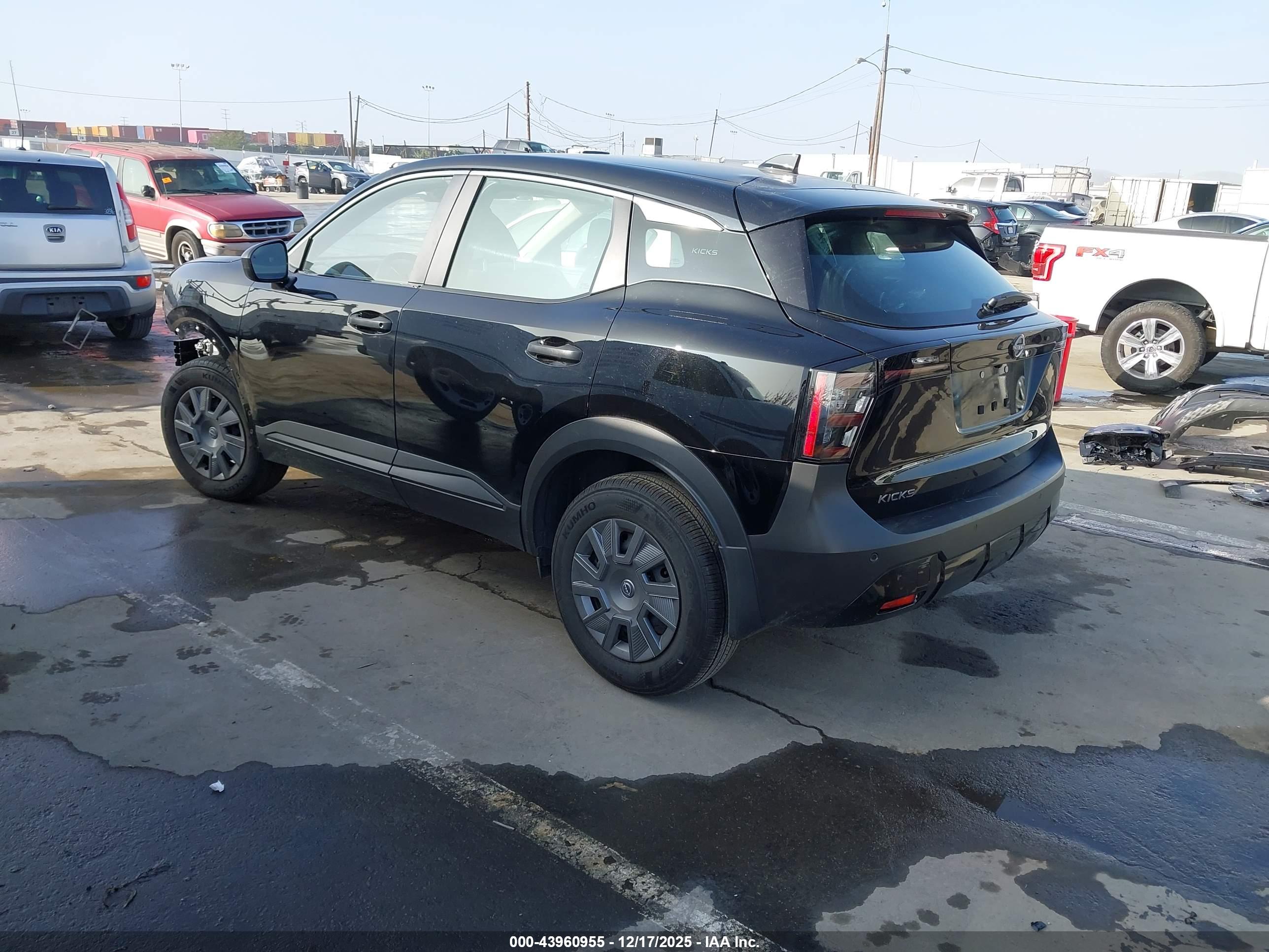 NISSAN KICKS image 3