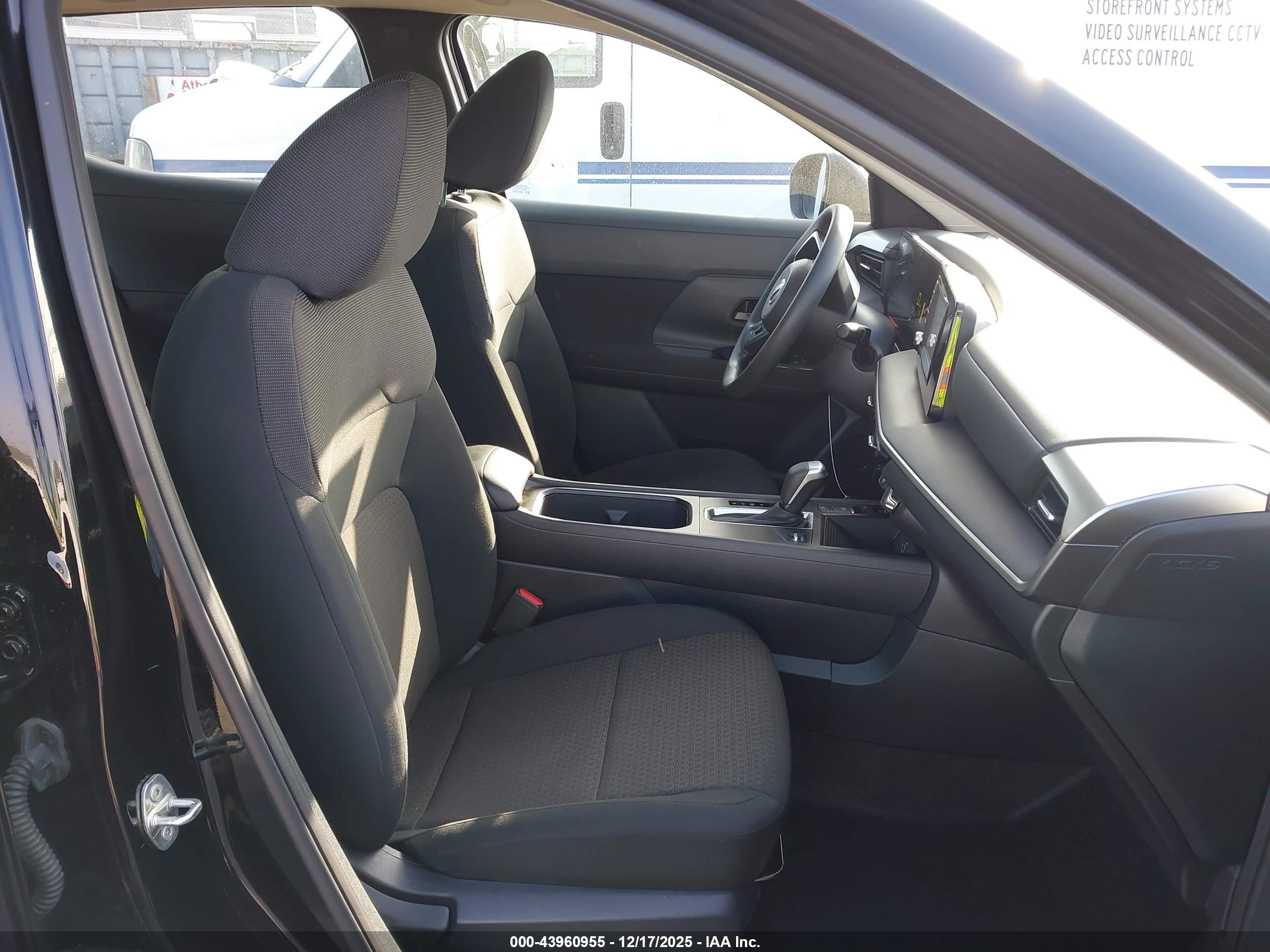 NISSAN KICKS image 5