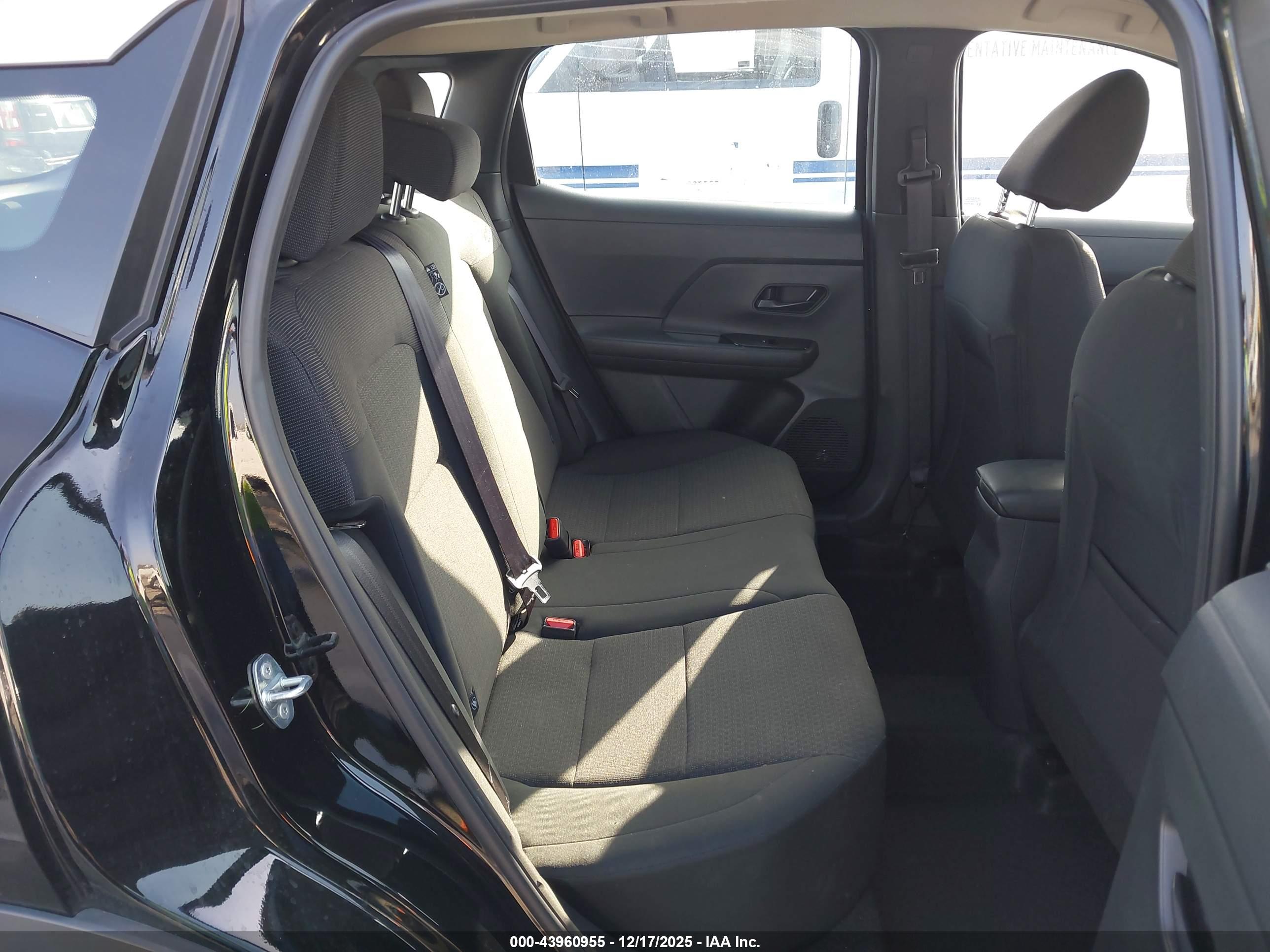 NISSAN KICKS image 8