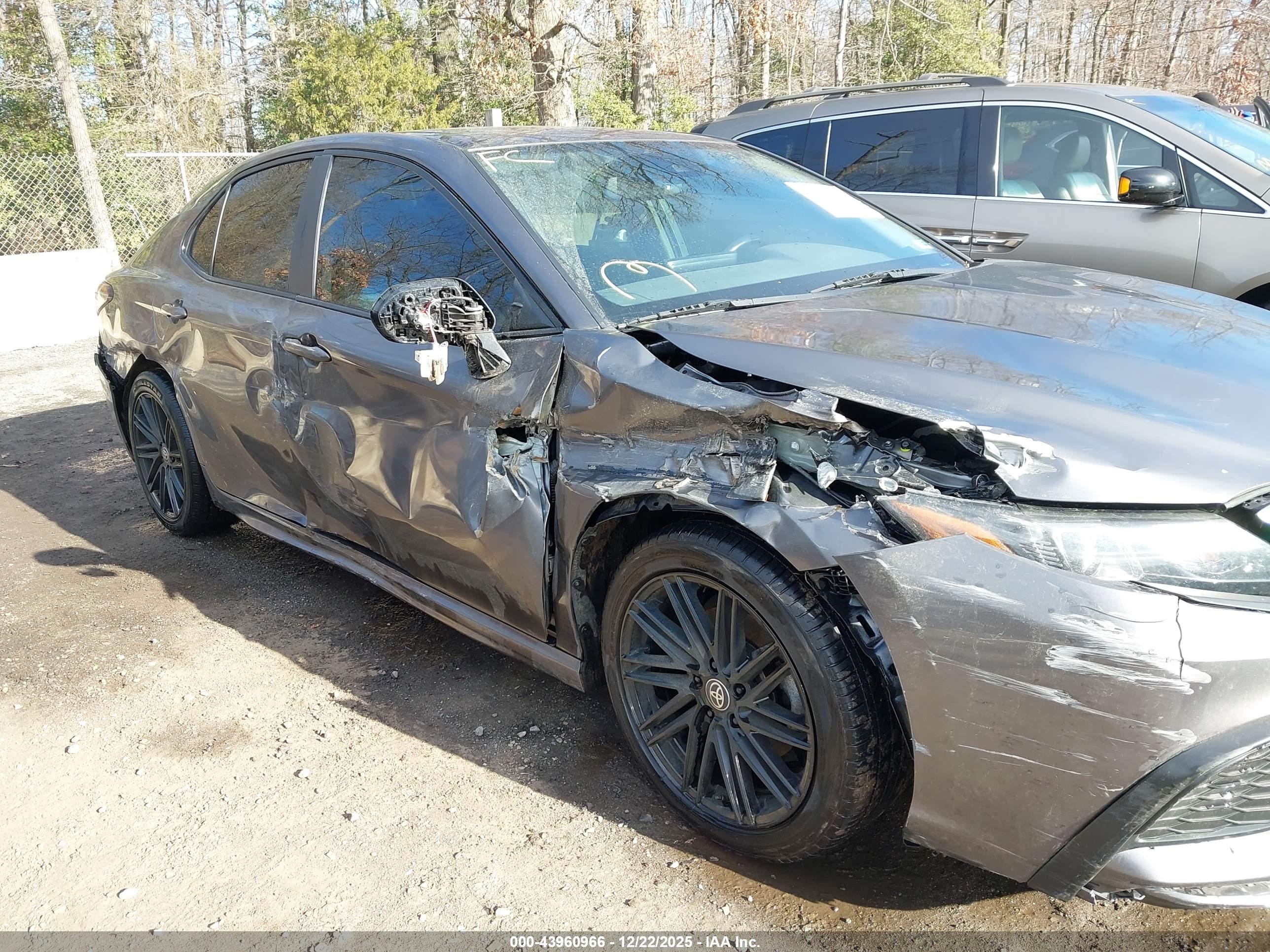 TOYOTA CAMRY image 6