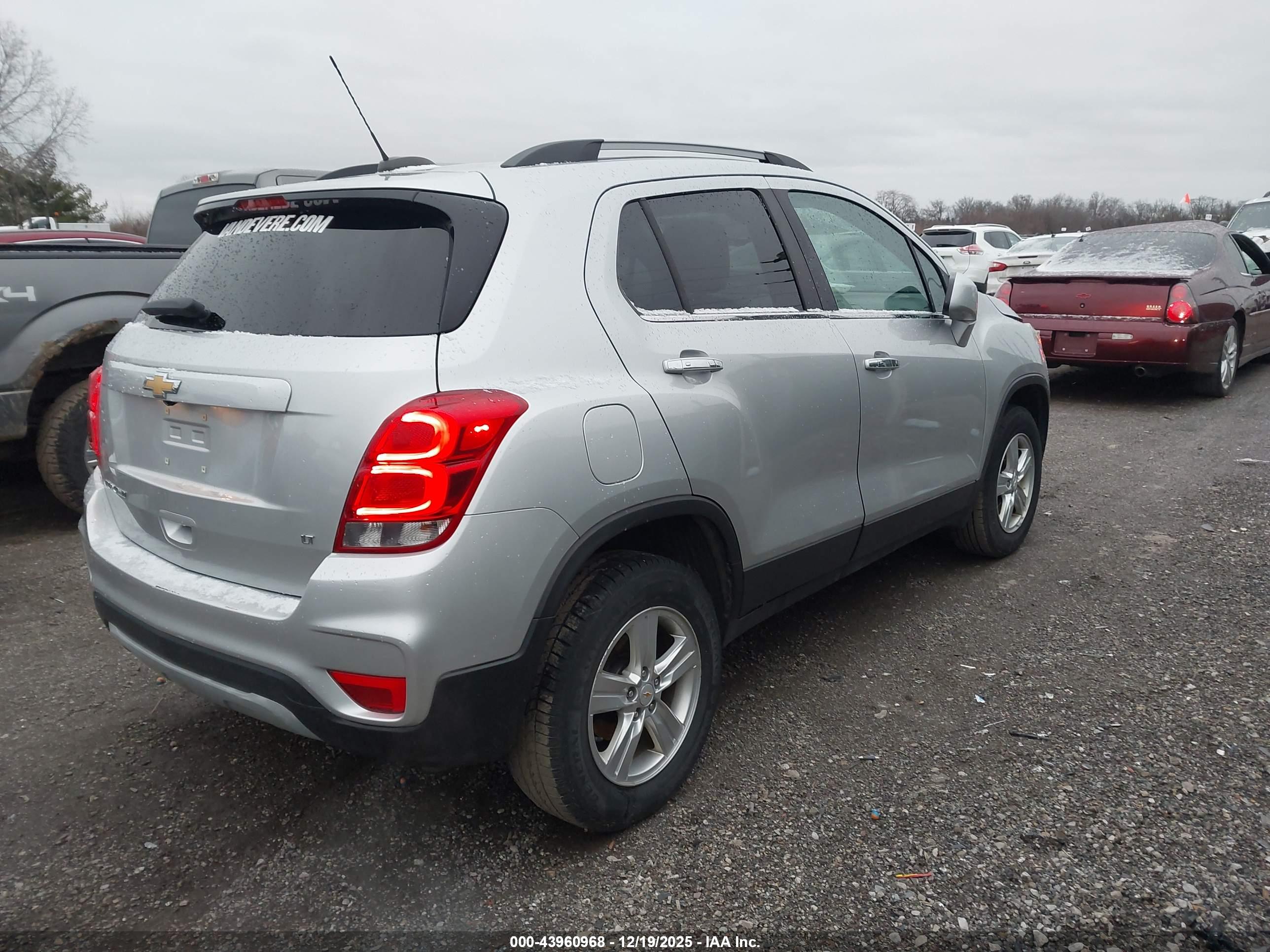 CHEVROLET TRAX image 4