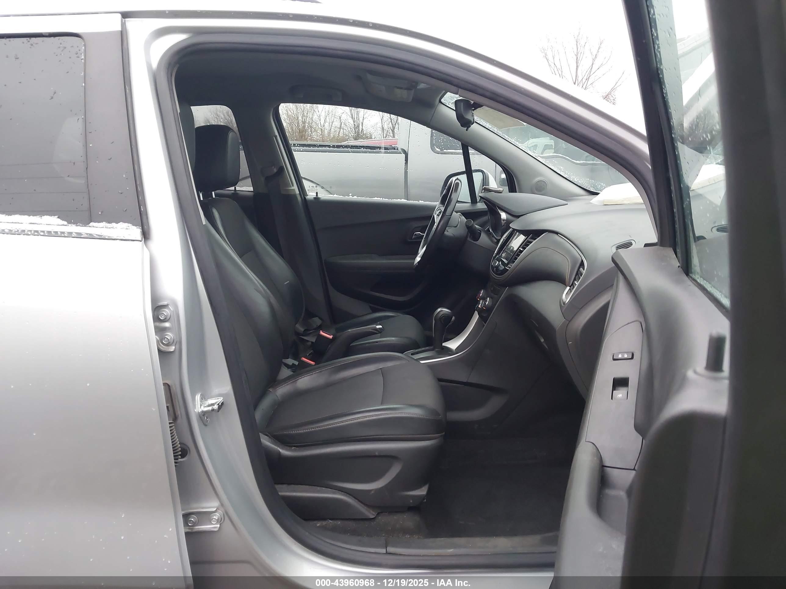 CHEVROLET TRAX image 5