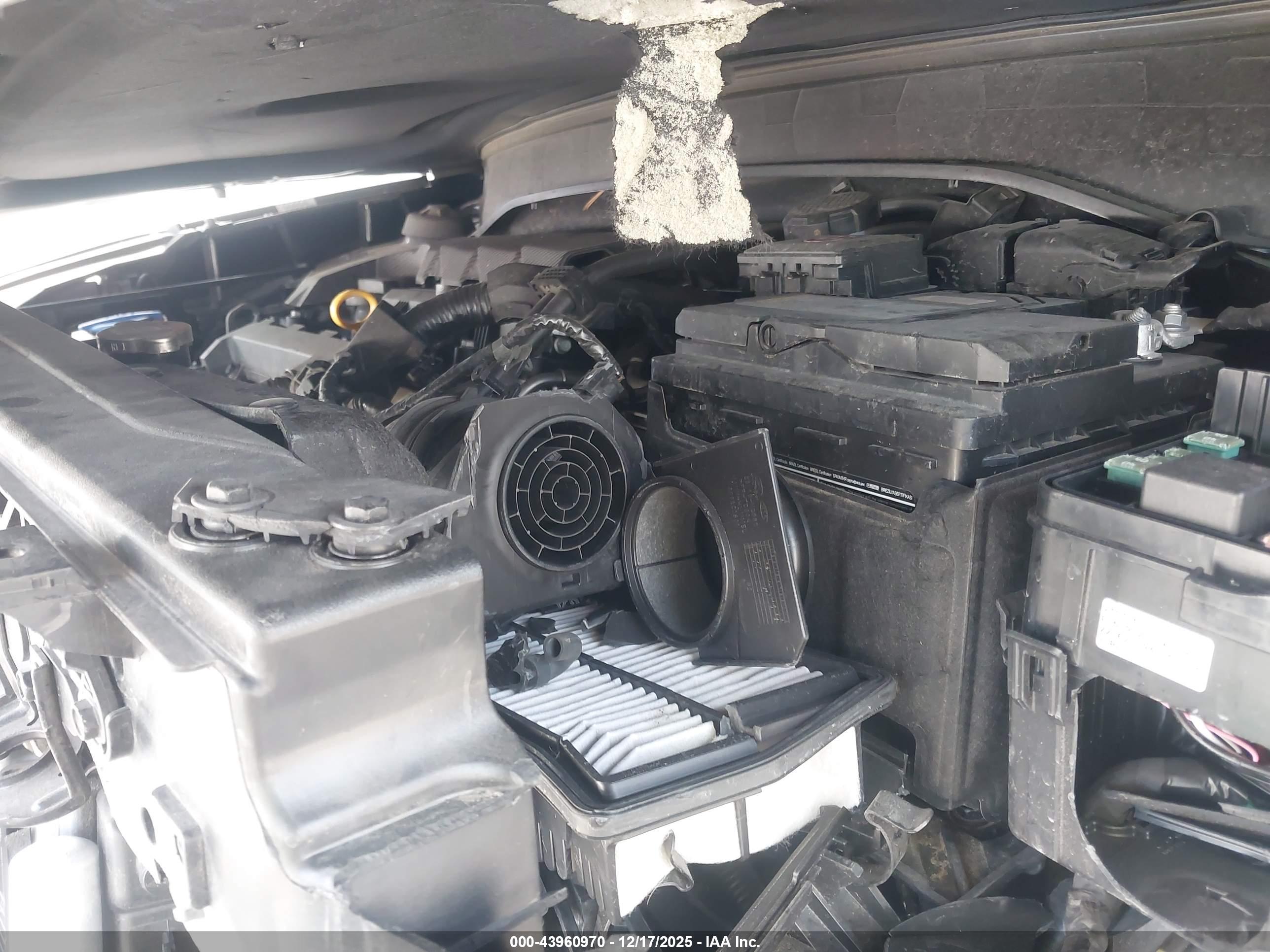 HYUNDAI VENUE image 10