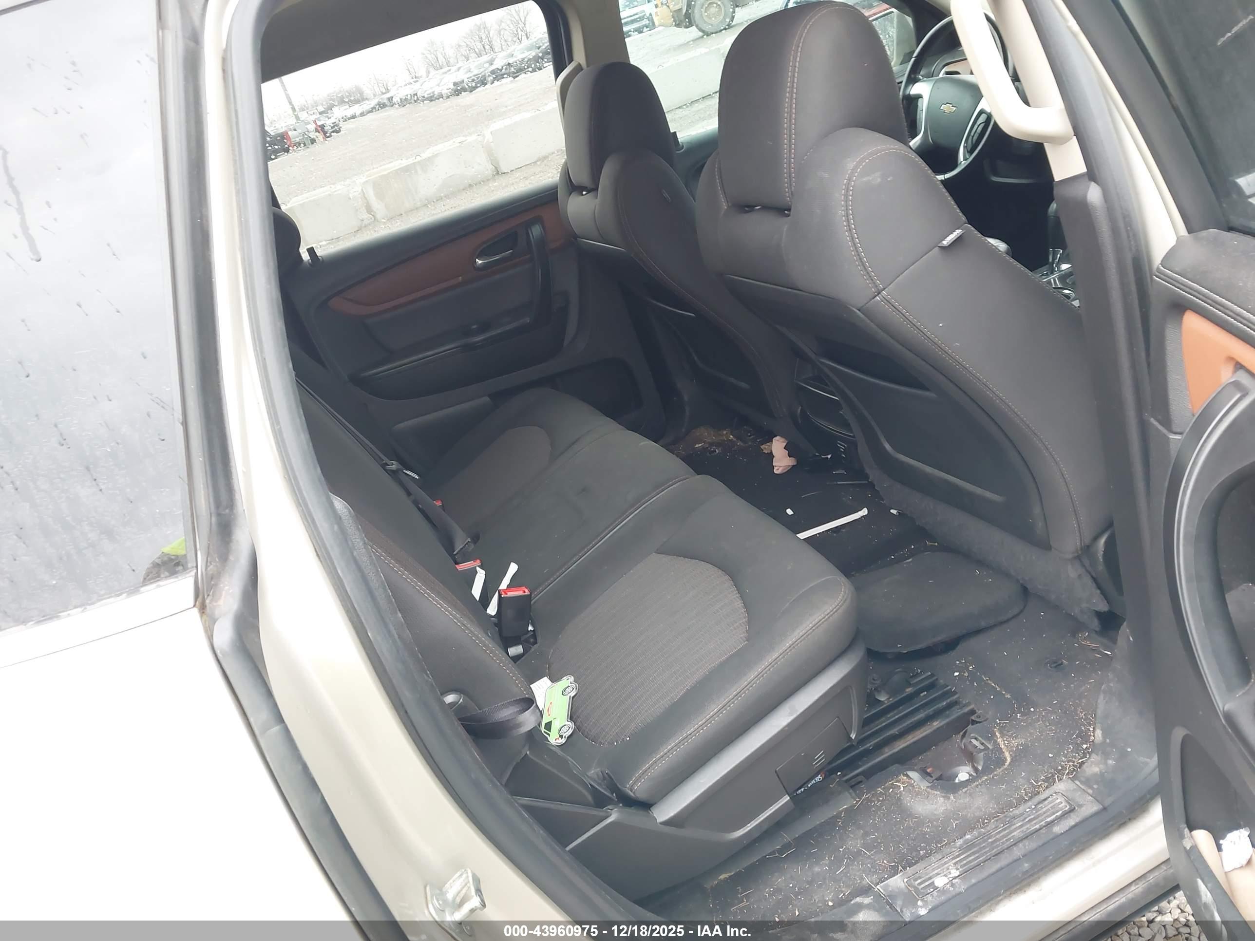 CHEVROLET TRAVERSE image 8