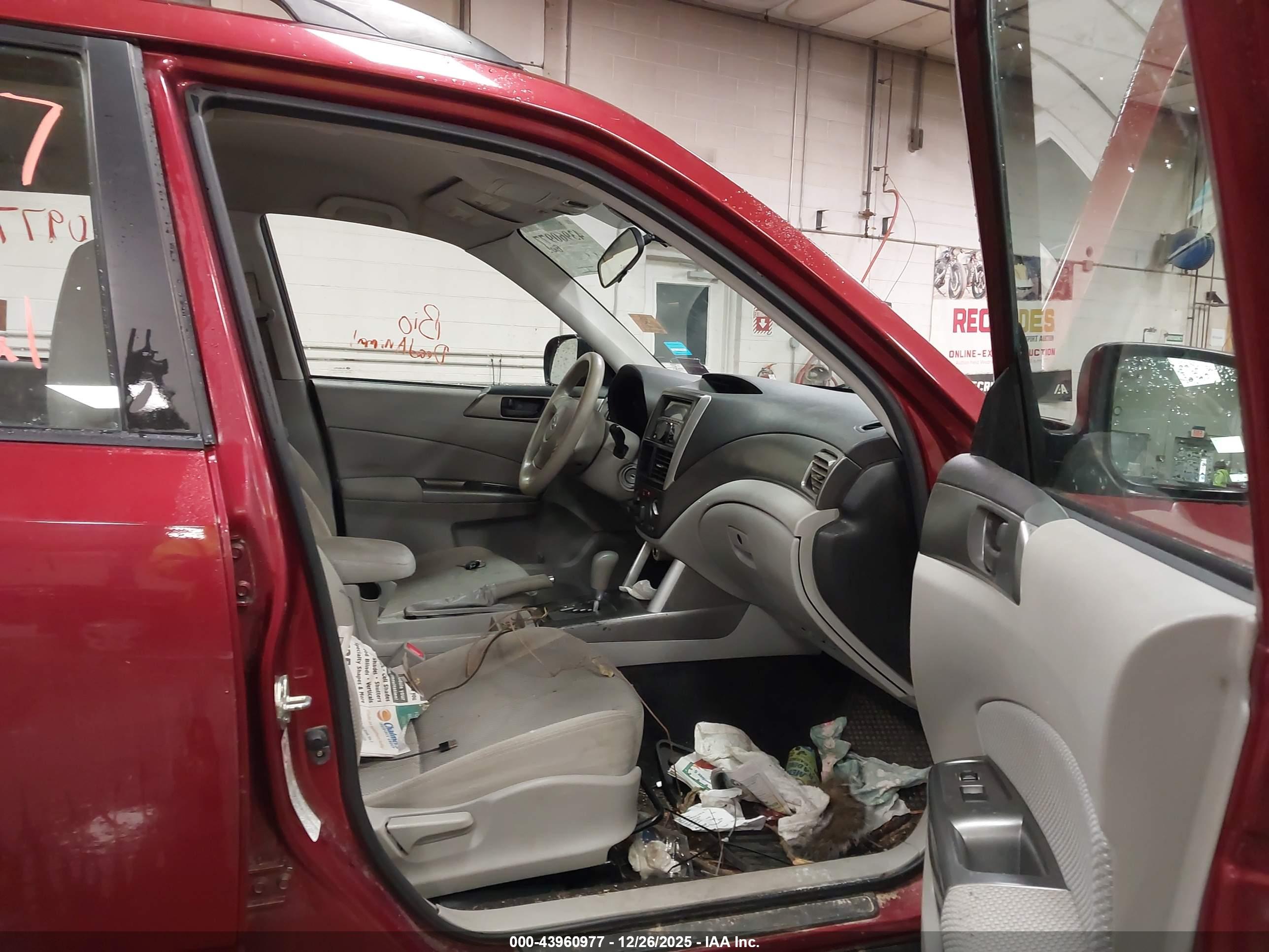 SUBARU FORESTER image 5