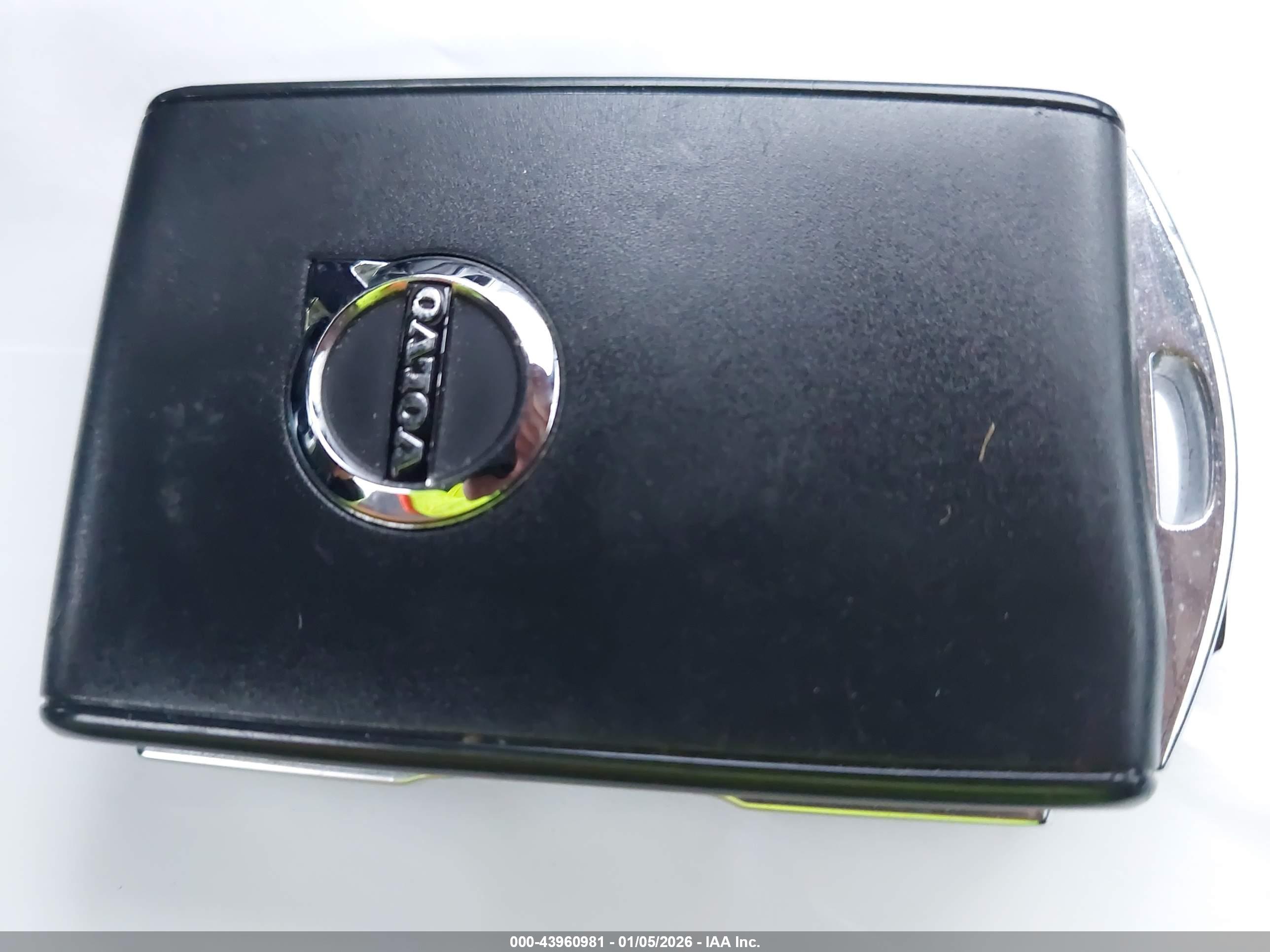 VOLVO S60 image 11