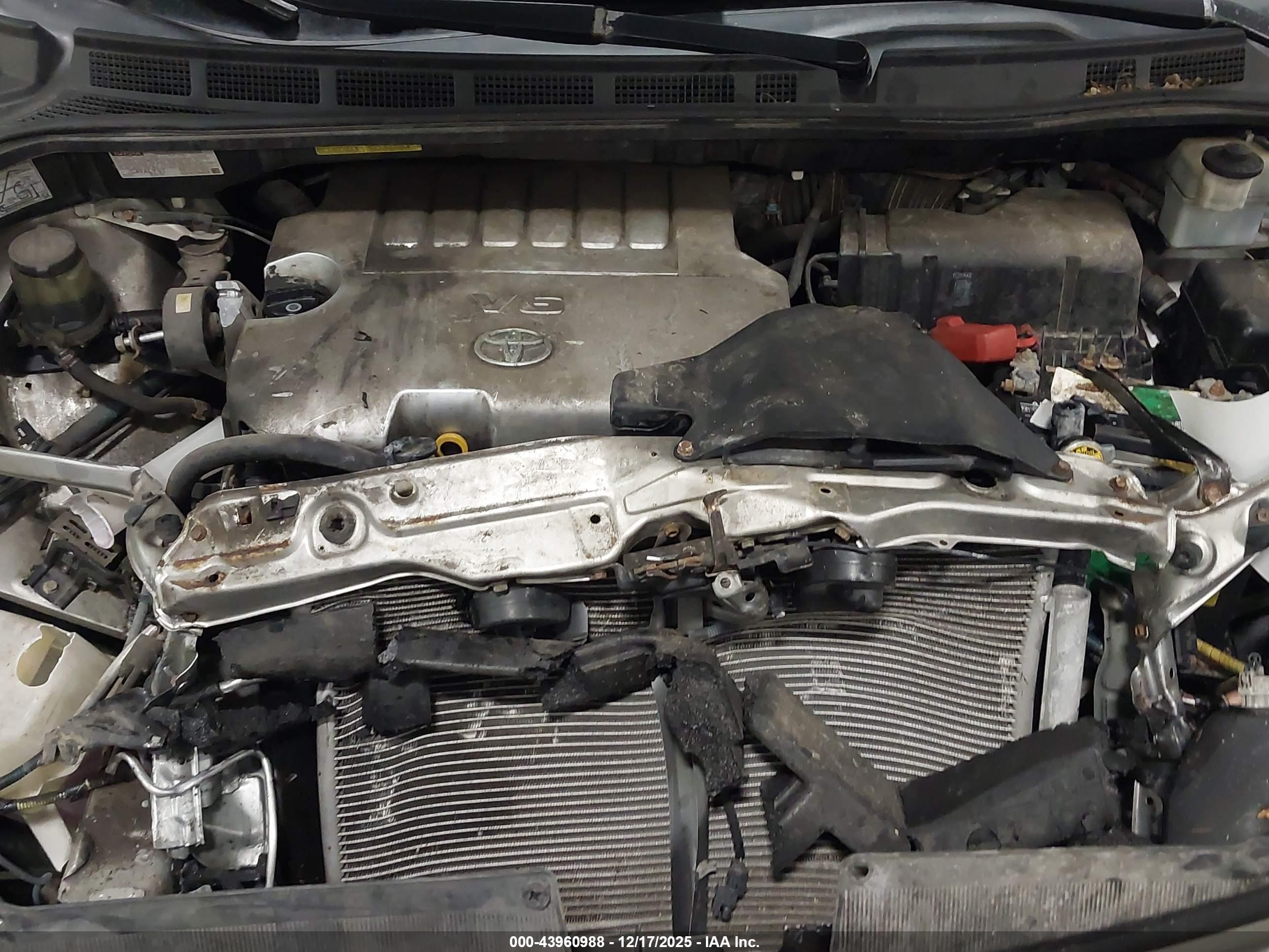 TOYOTA SIENNA image 10