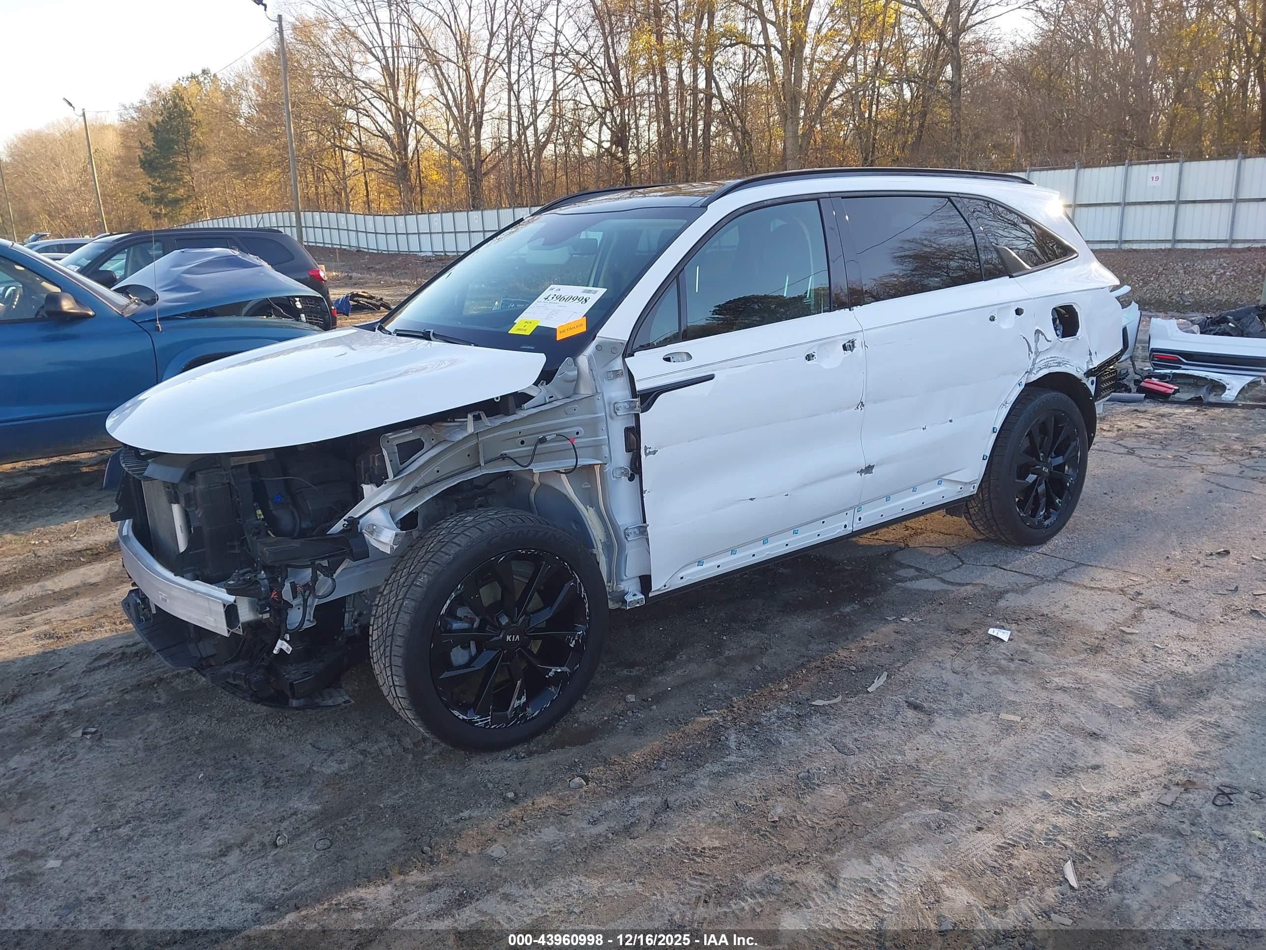 KIA SORENTO image 2