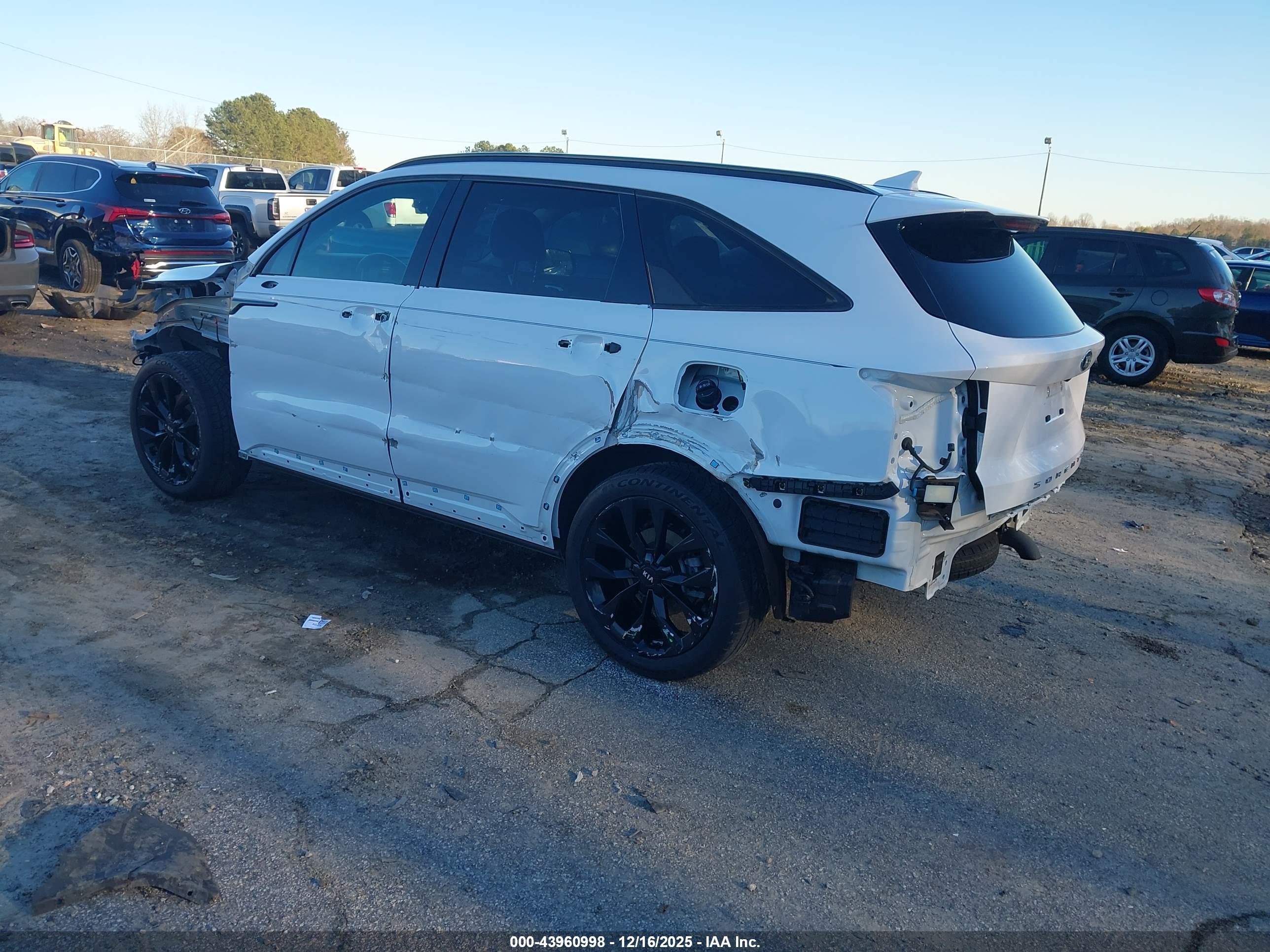 KIA SORENTO image 3