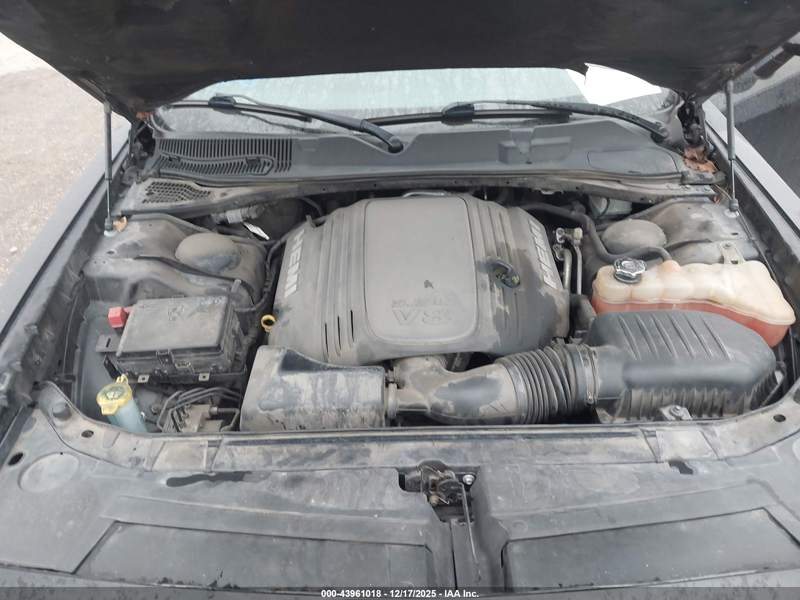 DODGE CHALLENGER image 10