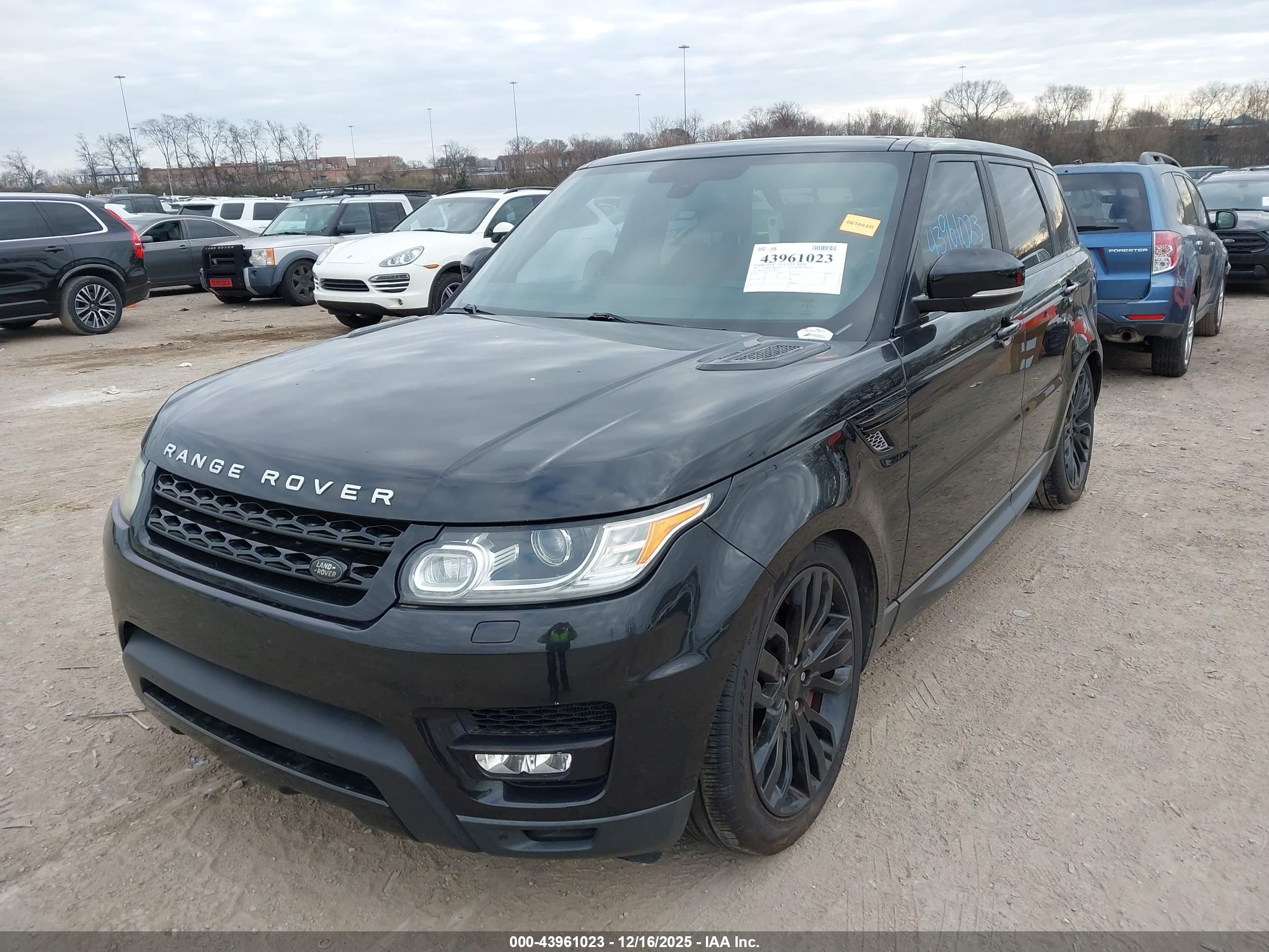 LAND ROVER image 6