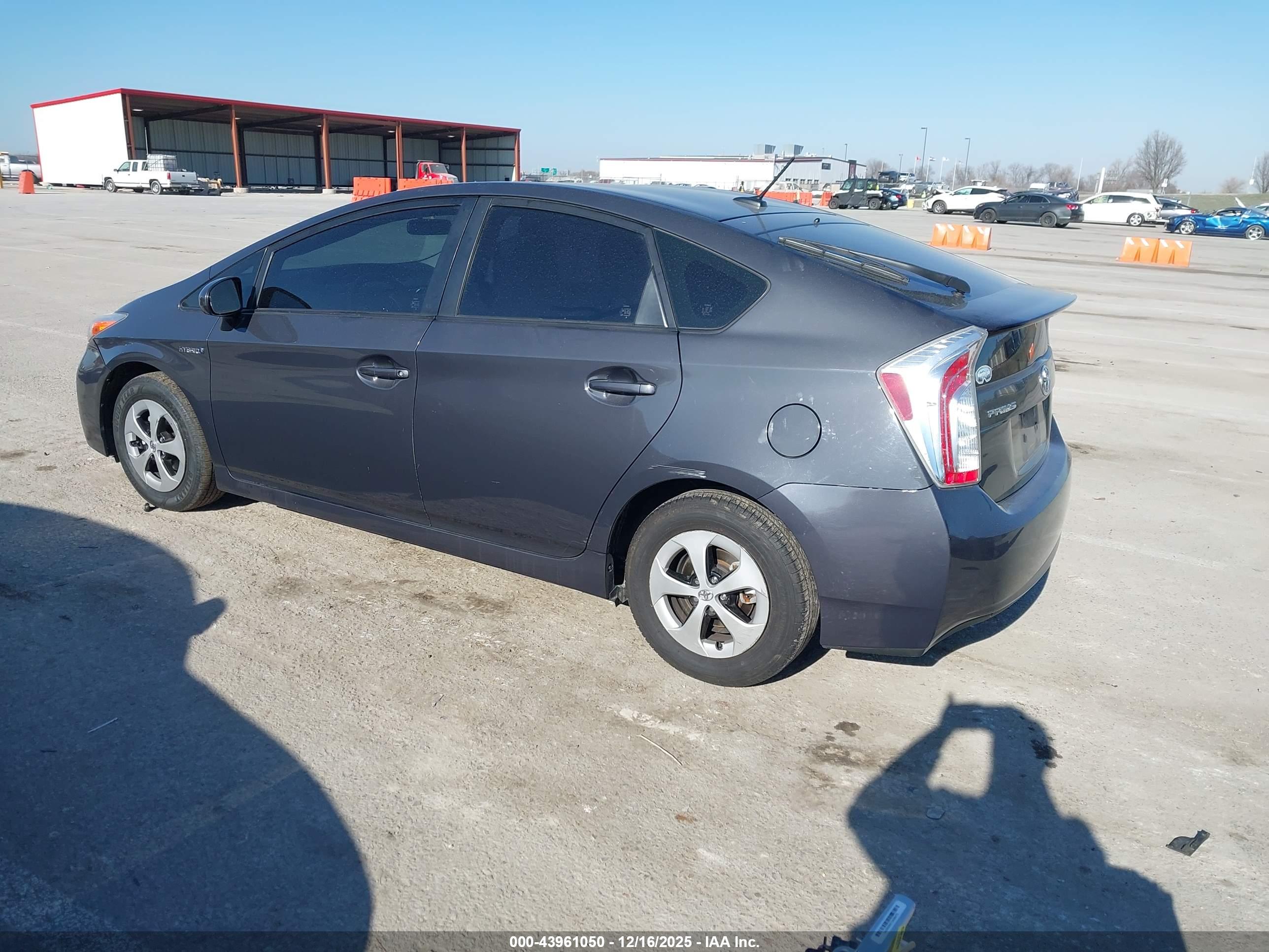 TOYOTA PRIUS image 3