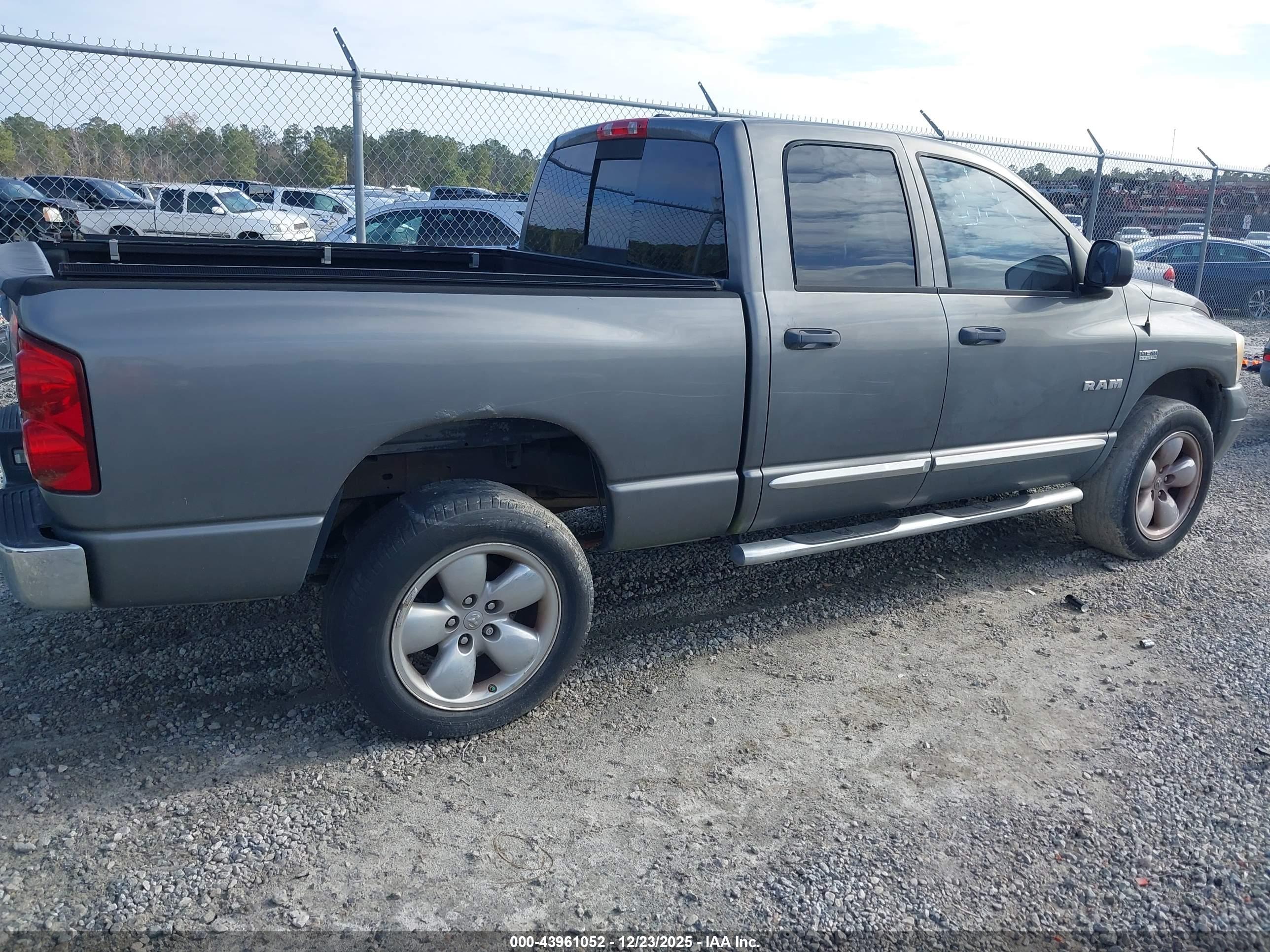 DODGE RAM image 4