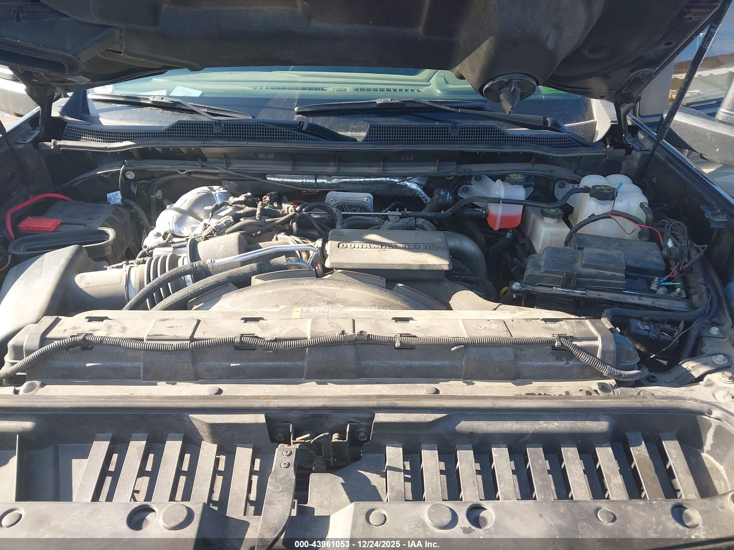 CHEVROLET SILVERADO image 10
