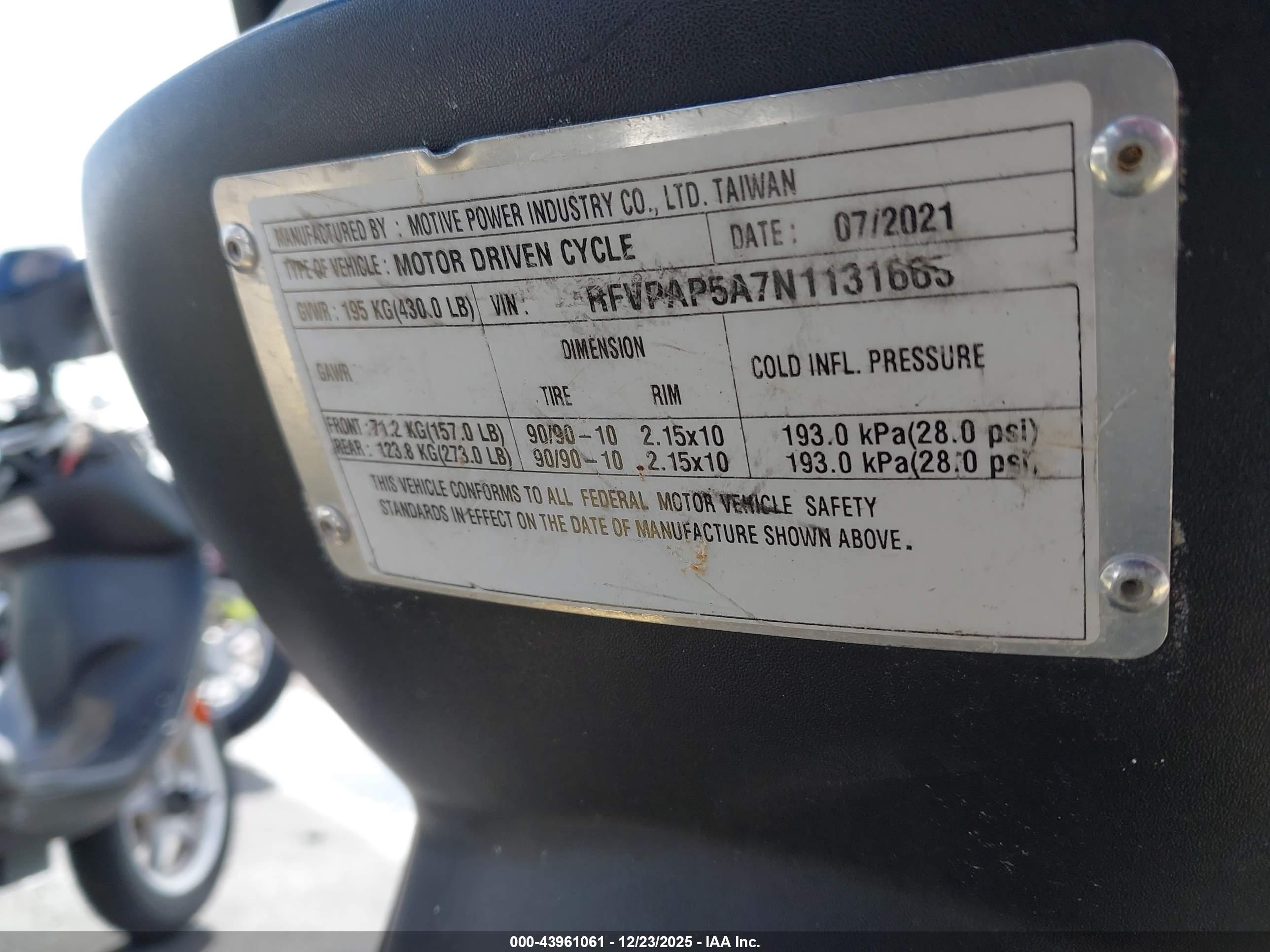 GENUINE SCOOTER image 10