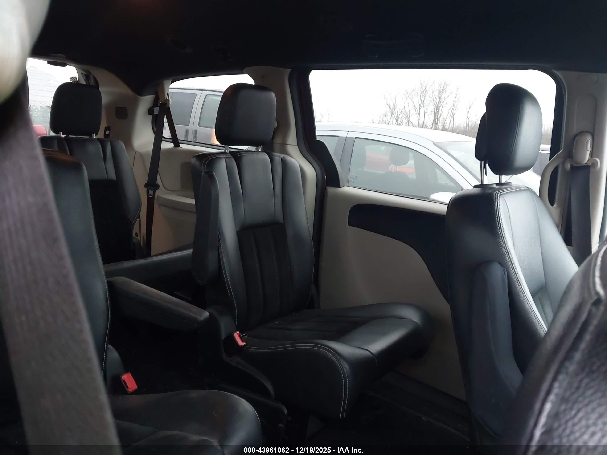DODGE GRAND image 8
