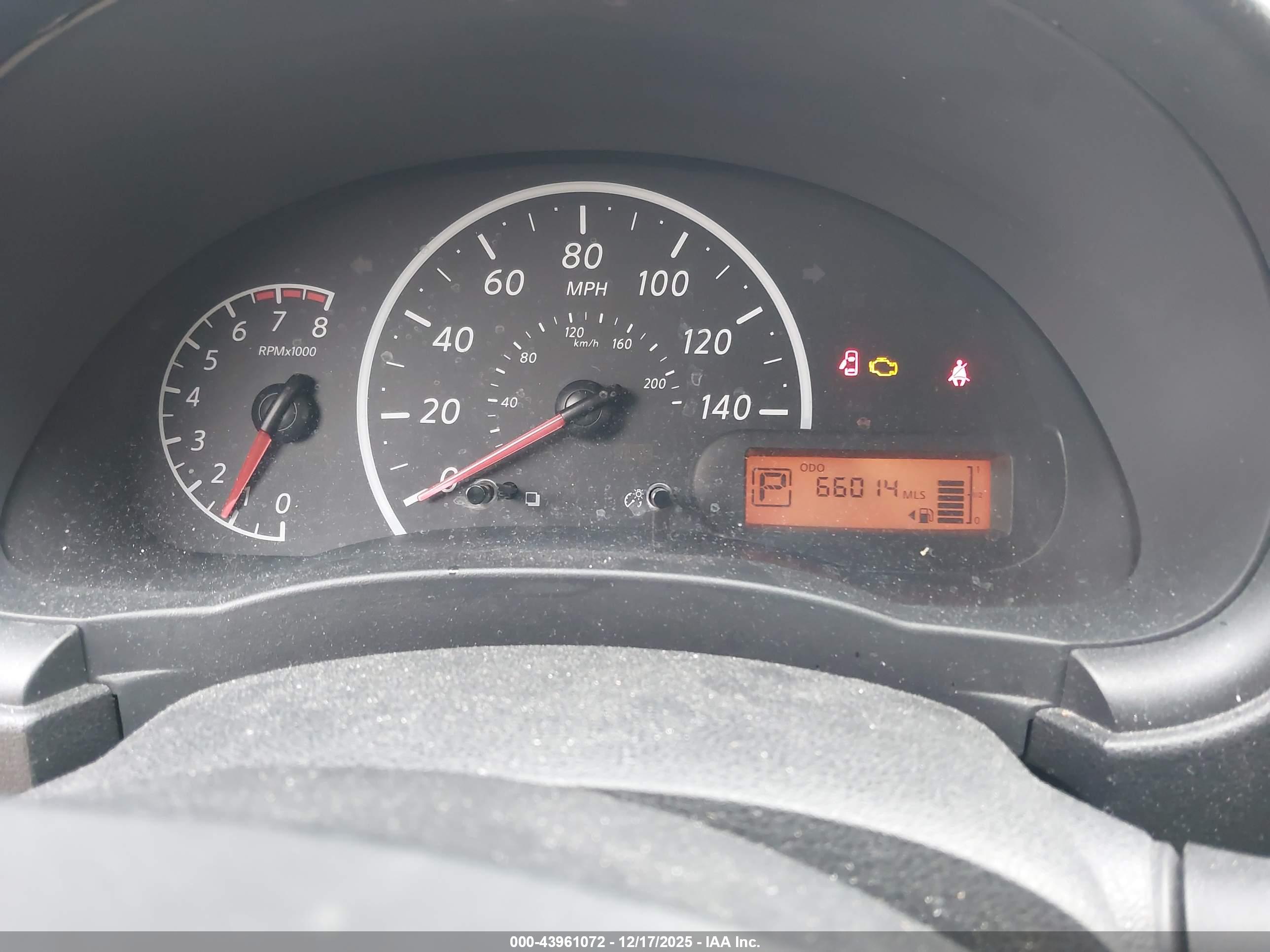 NISSAN VERSA image 7